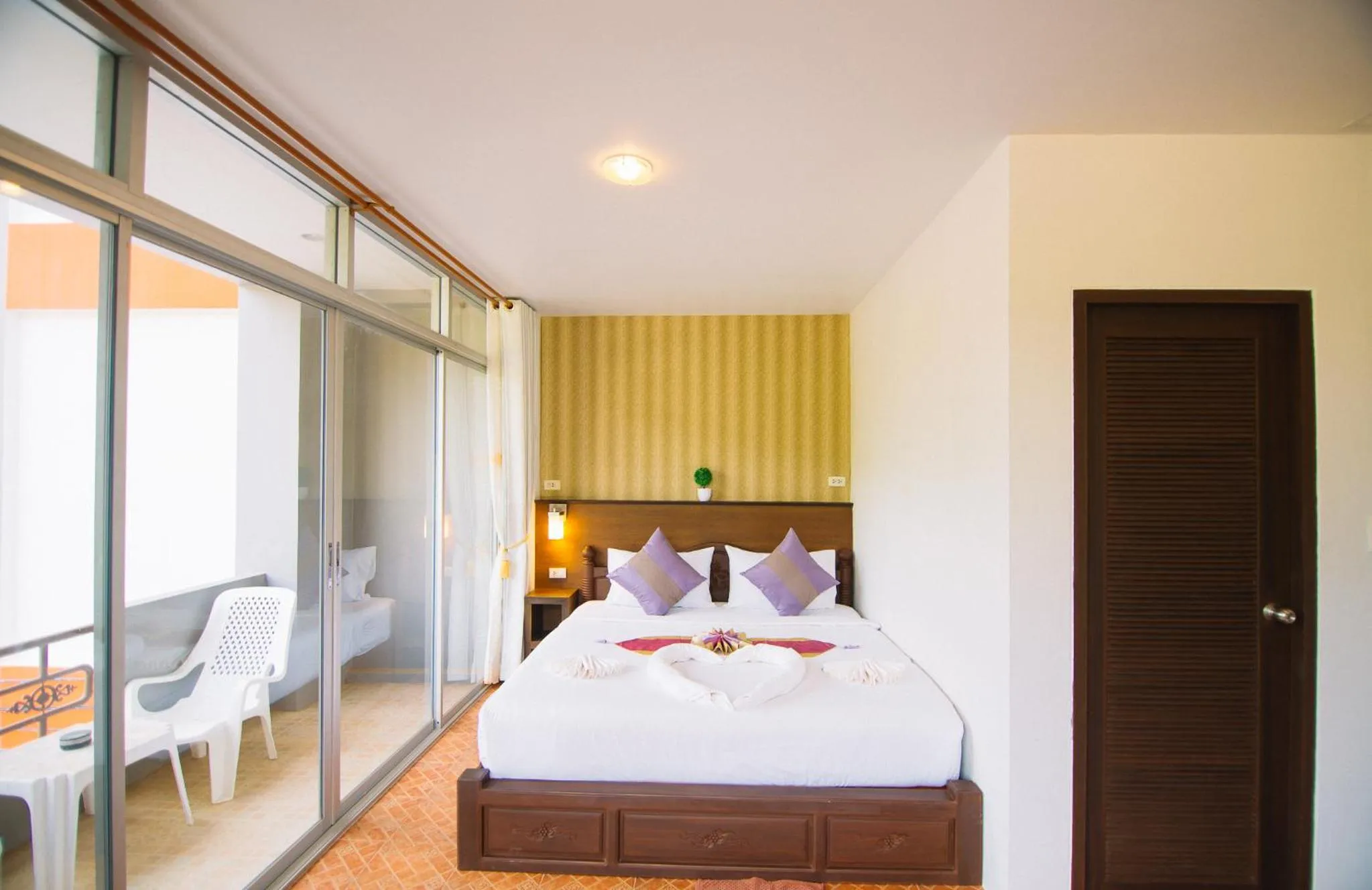 Bedroom, Bed in Lanta Nice Beach House