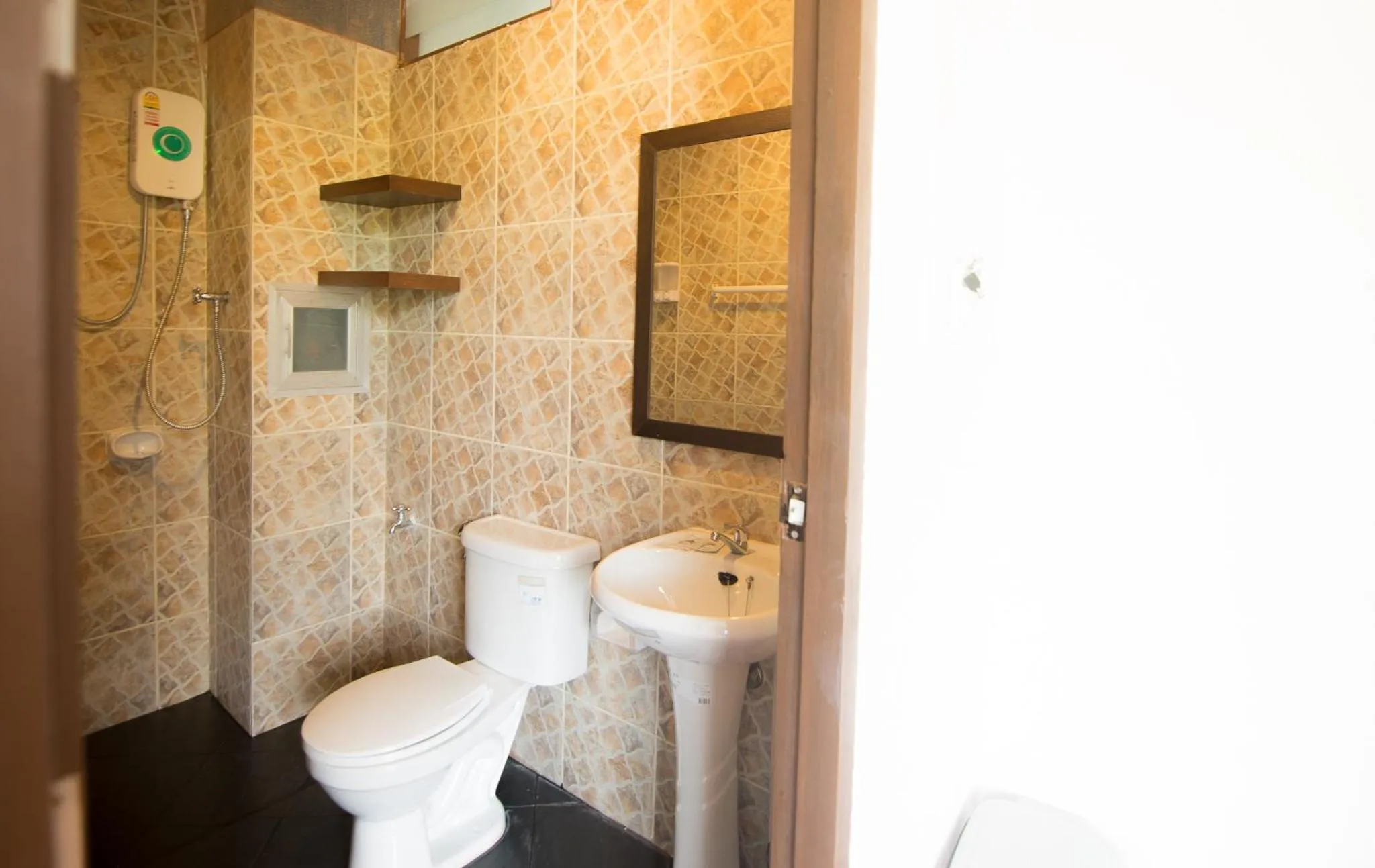 Bathroom in Lanta Nice Beach House