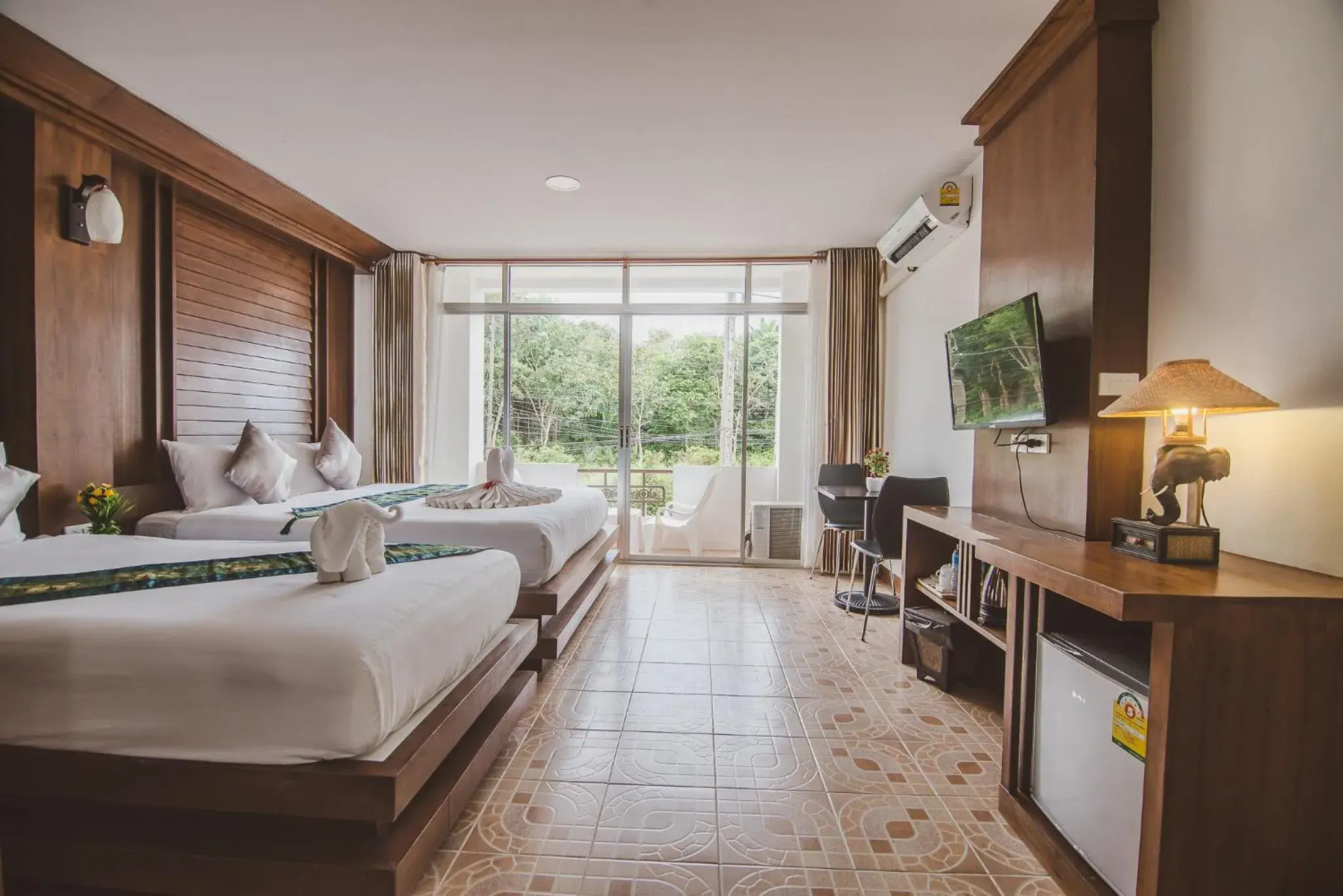 Triple Room in Lanta Nice Beach House Triple Room in Lanta Nice Beach House
