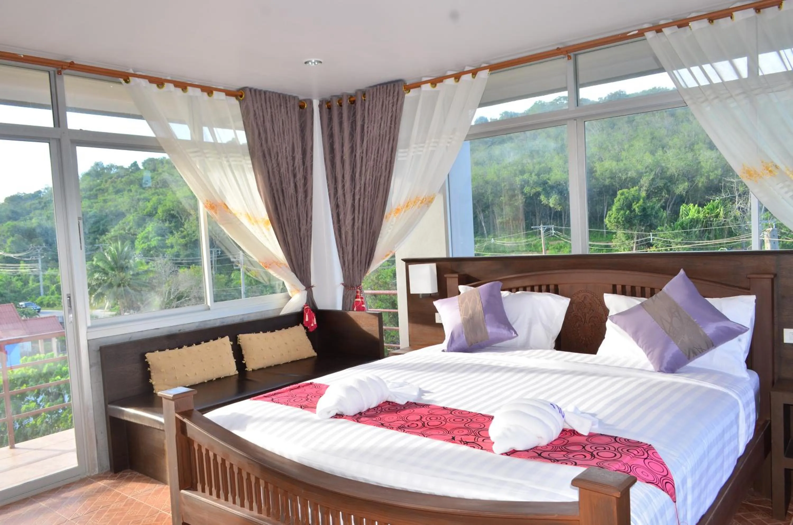 Day, Bed in Lanta Nice Beach House