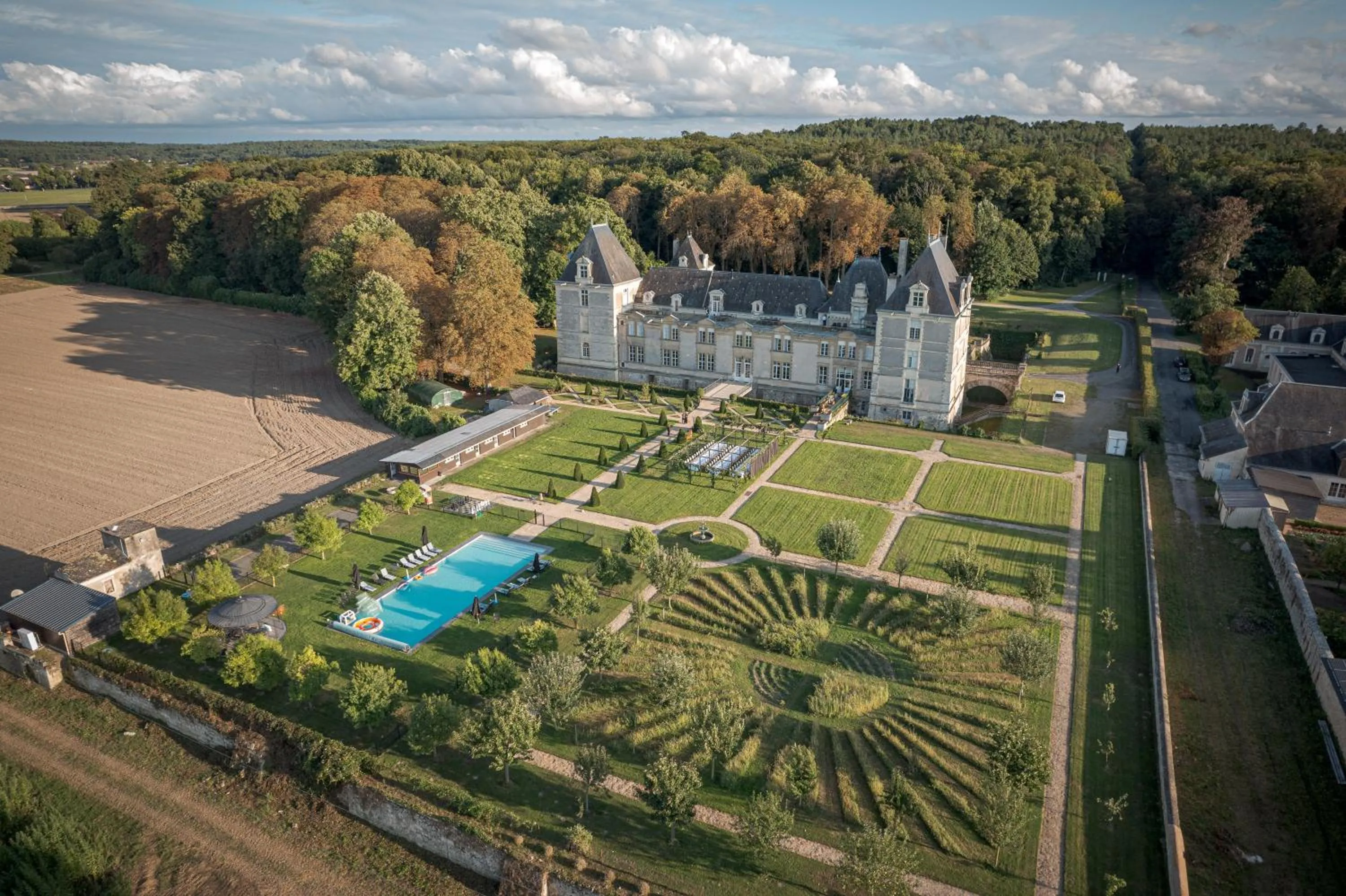Chateau De Jalesnes