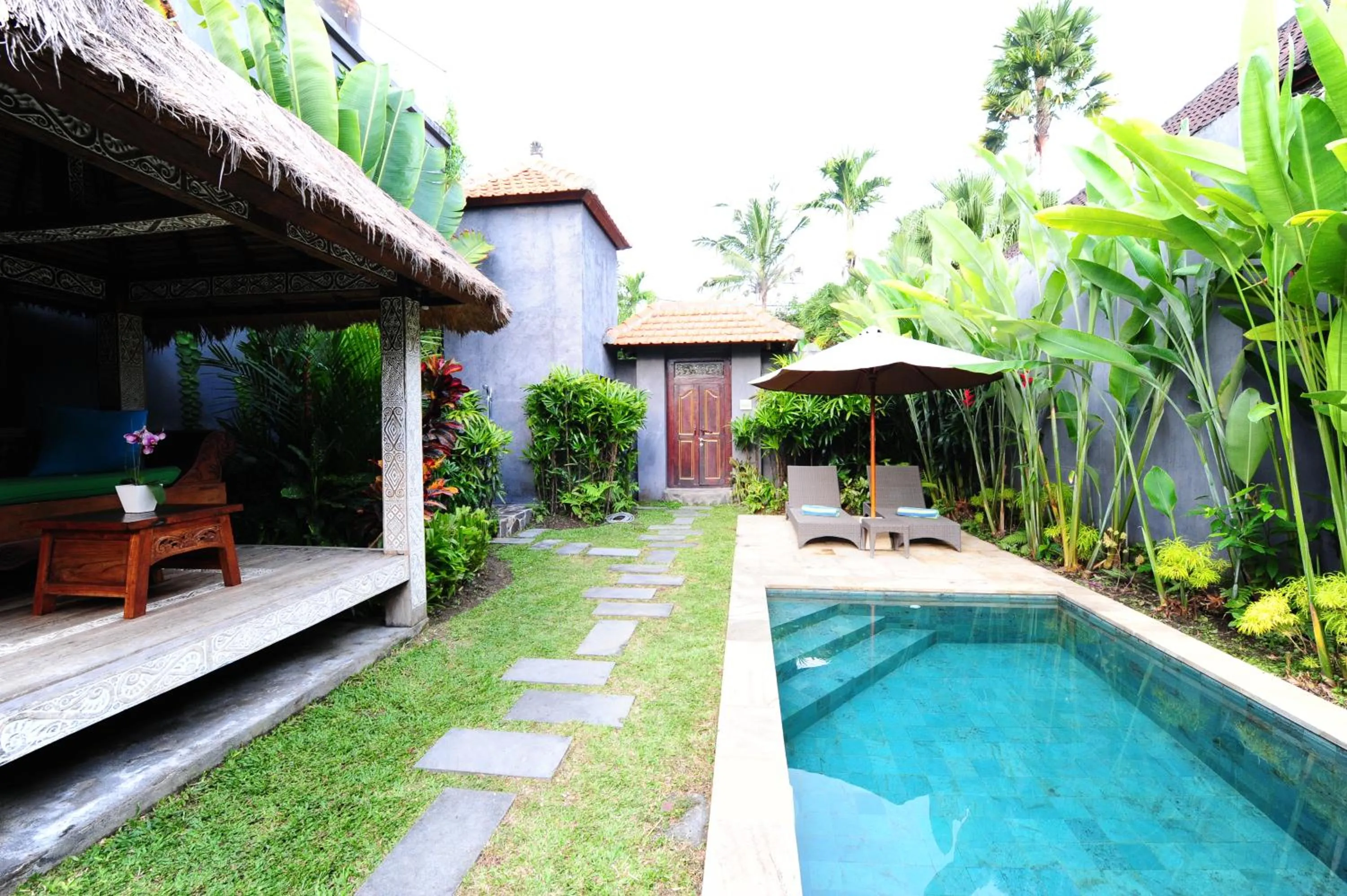 Swimming pool in Villa Paradise