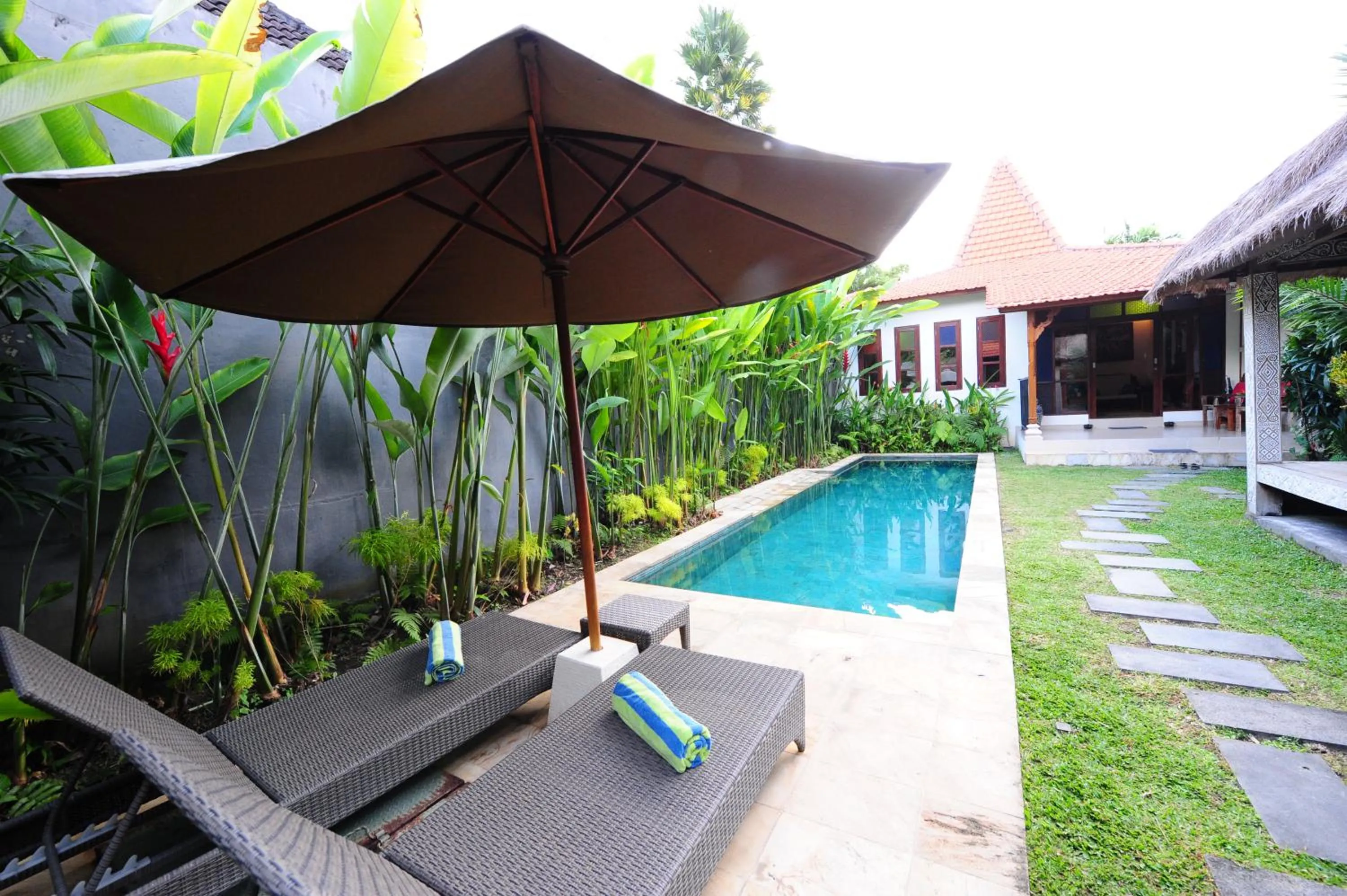 Swimming pool in Villa Paradise