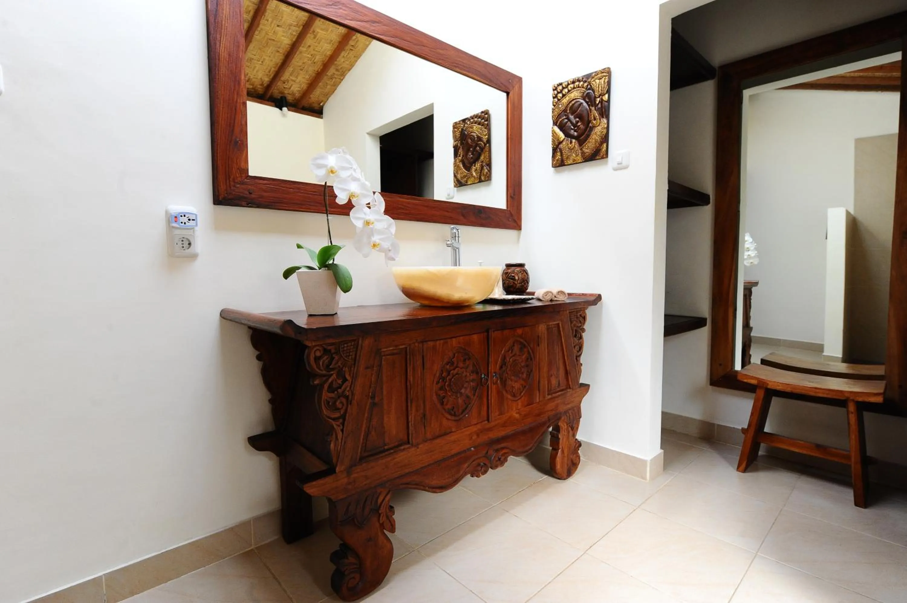 Shower in Villa Paradise