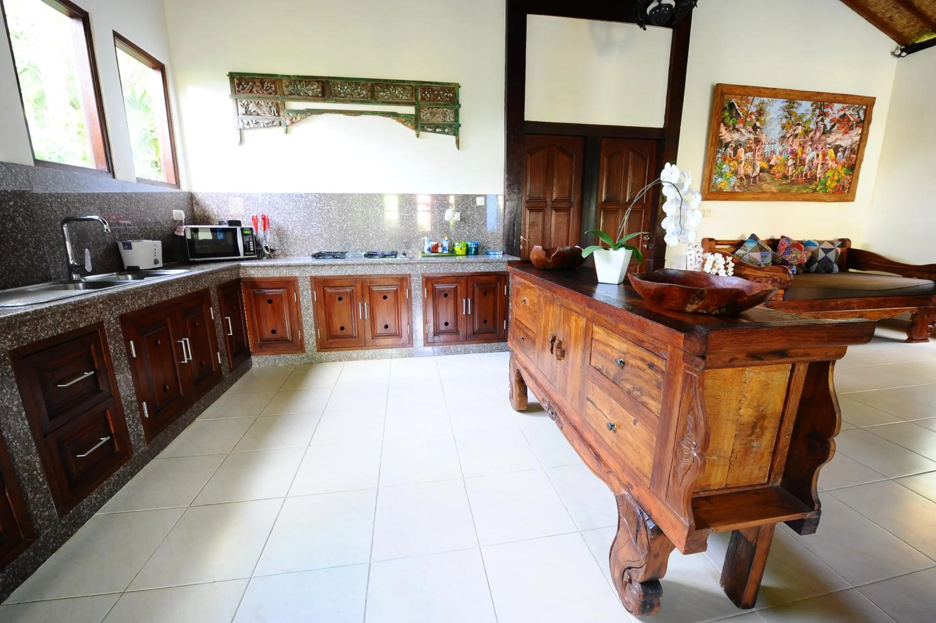 Kitchen or kitchenette in Villa Paradise