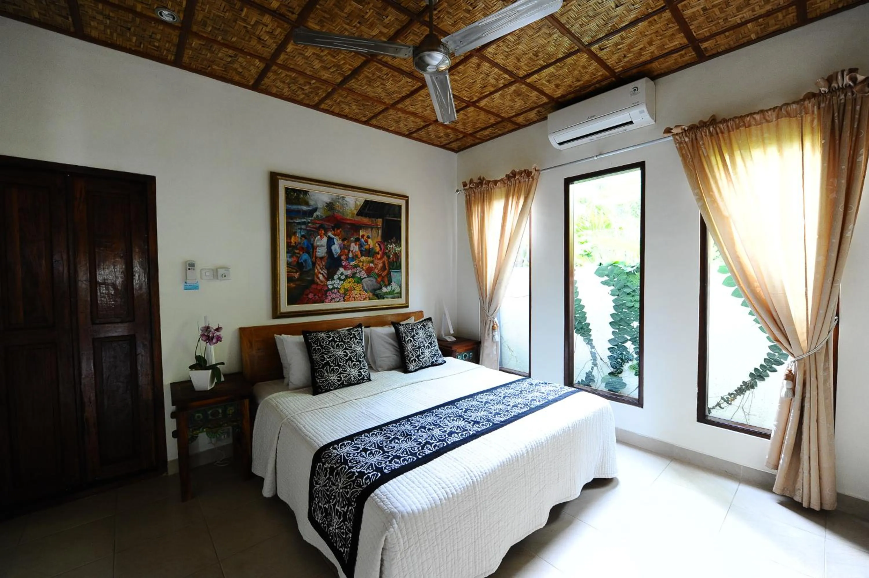 Bed in Villa Paradise