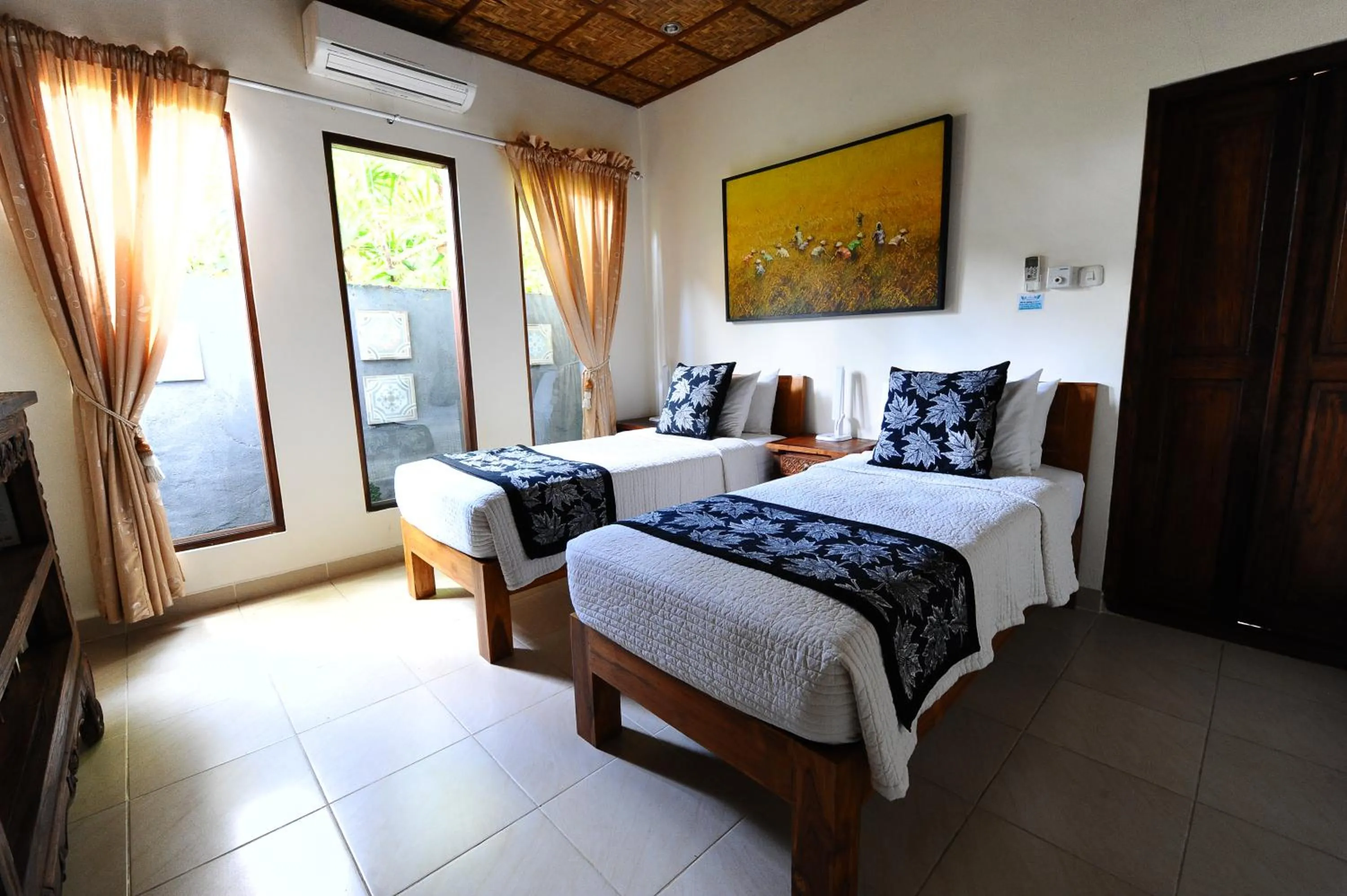 Bed in Villa Paradise