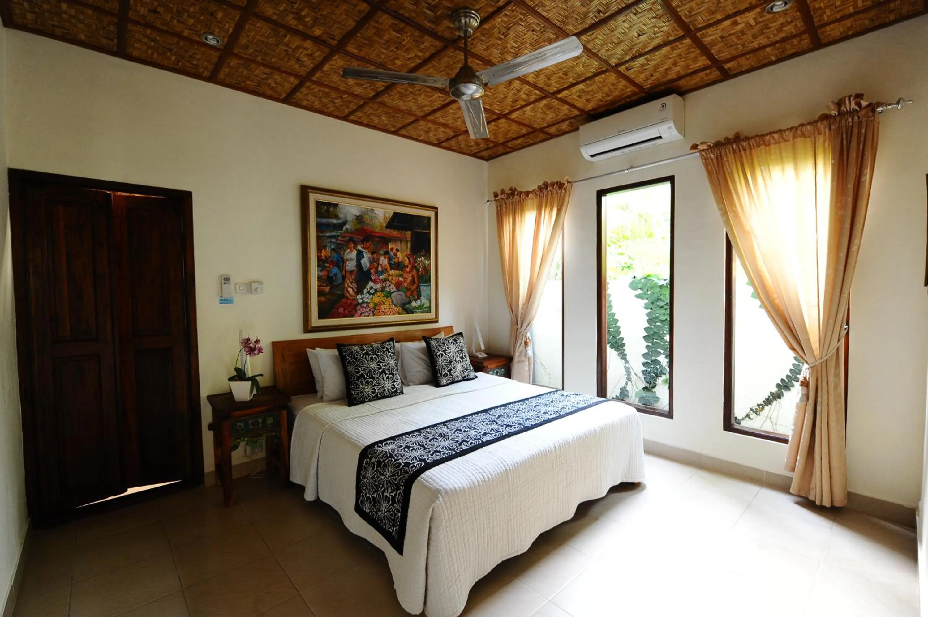 Bed in Villa Paradise