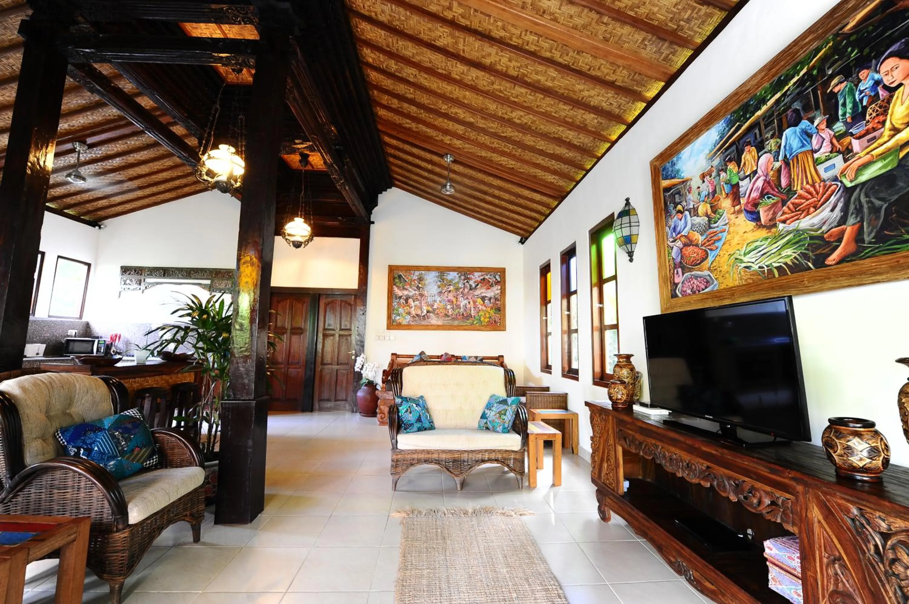 TV and multimedia in Villa Paradise