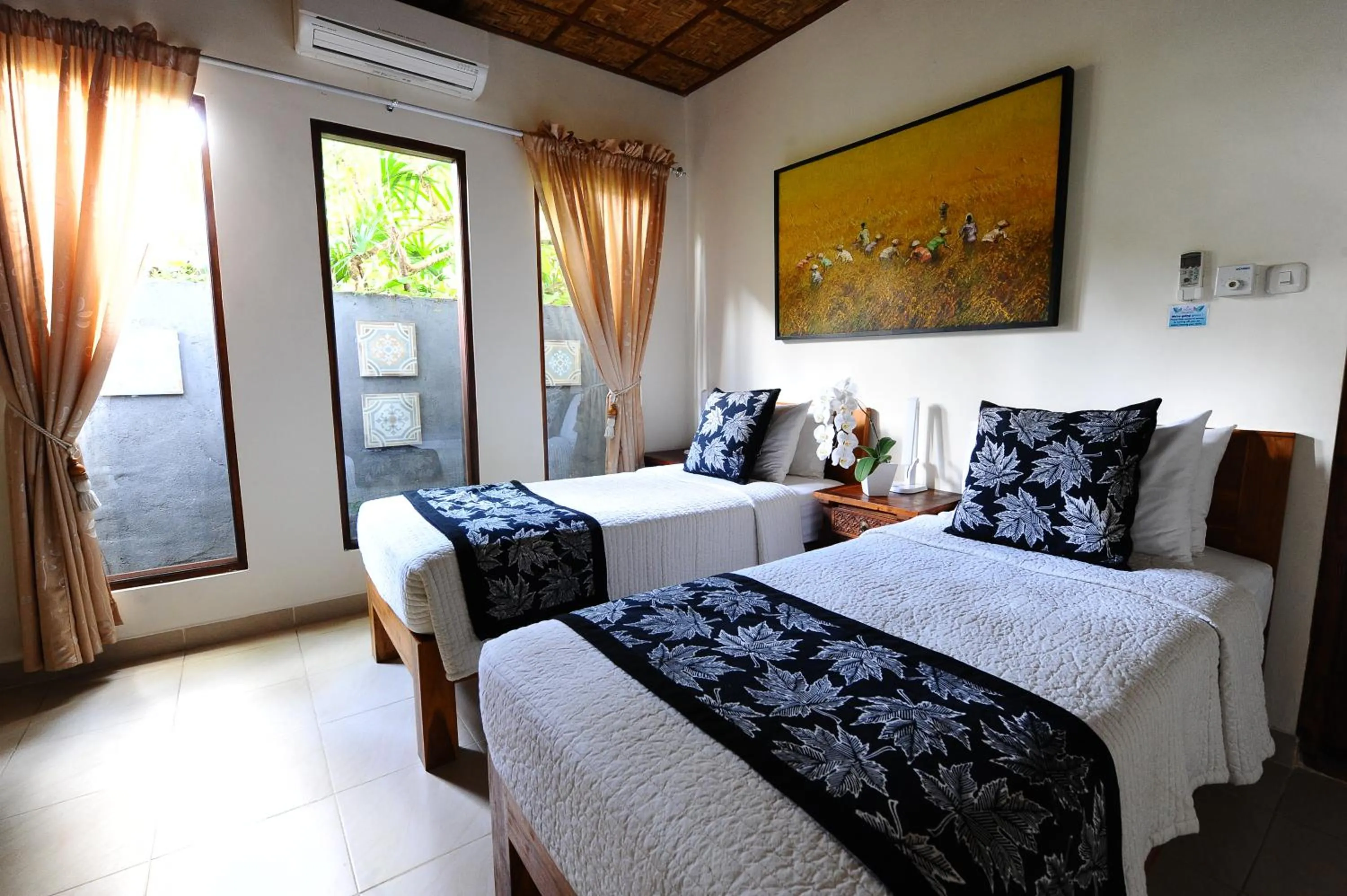 Bed in Villa Paradise