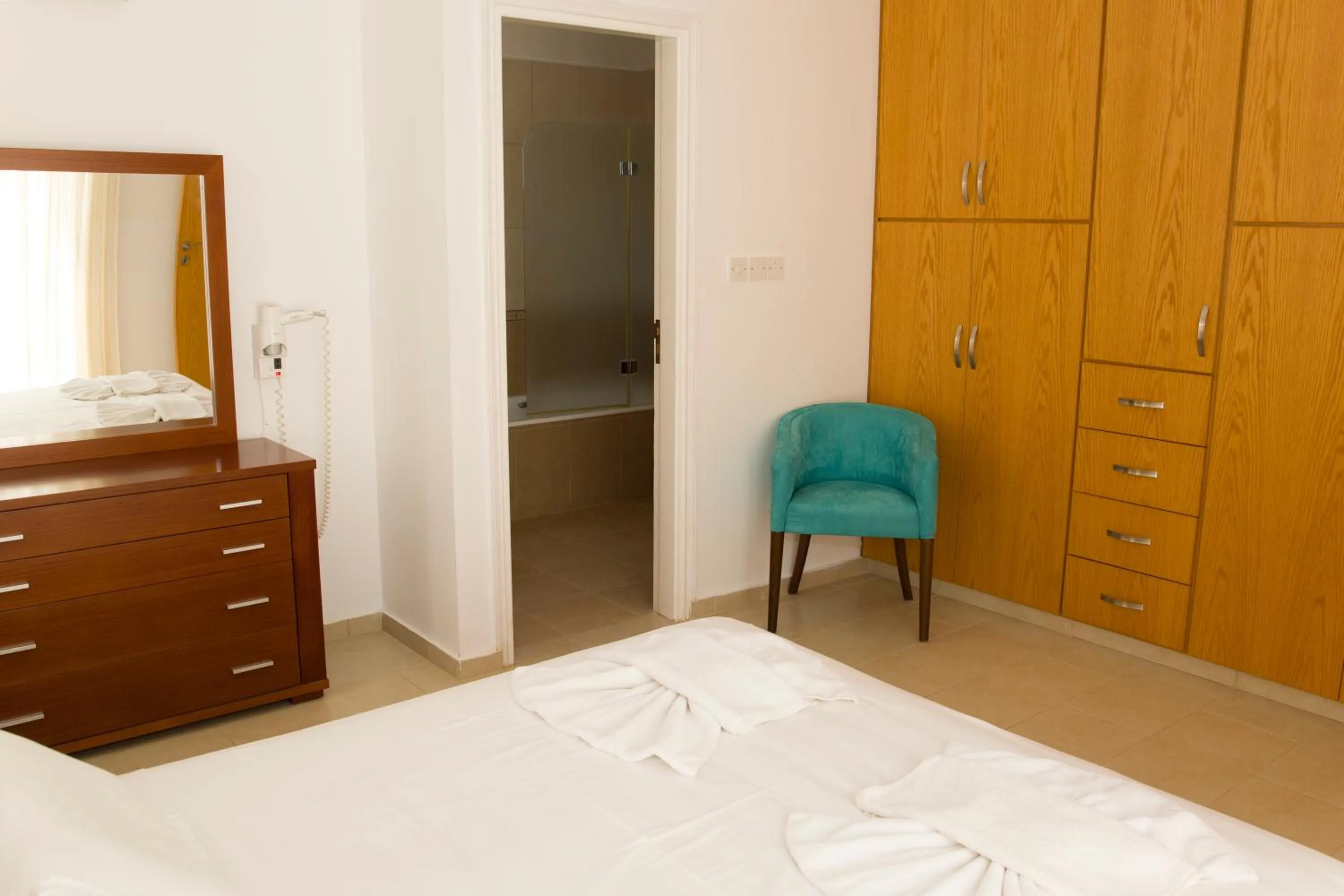 Bedroom, Bed in Eliofos Luxury Villa
