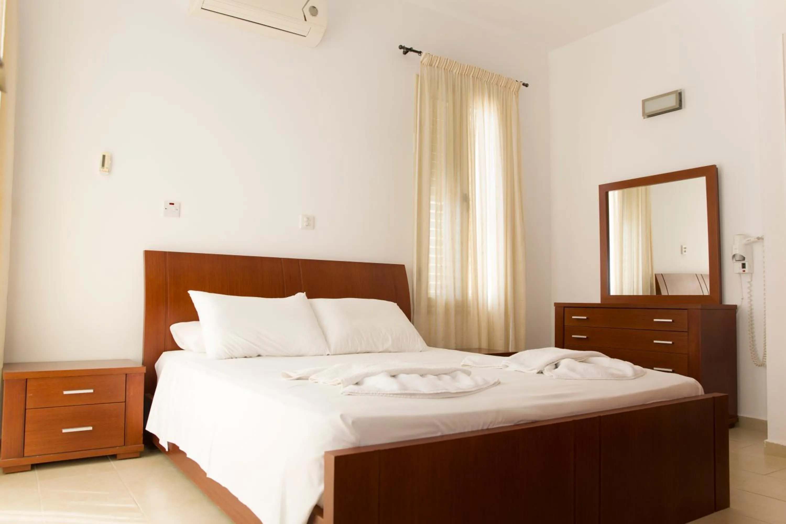 Bedroom, Bed in Eliofos Luxury Villa