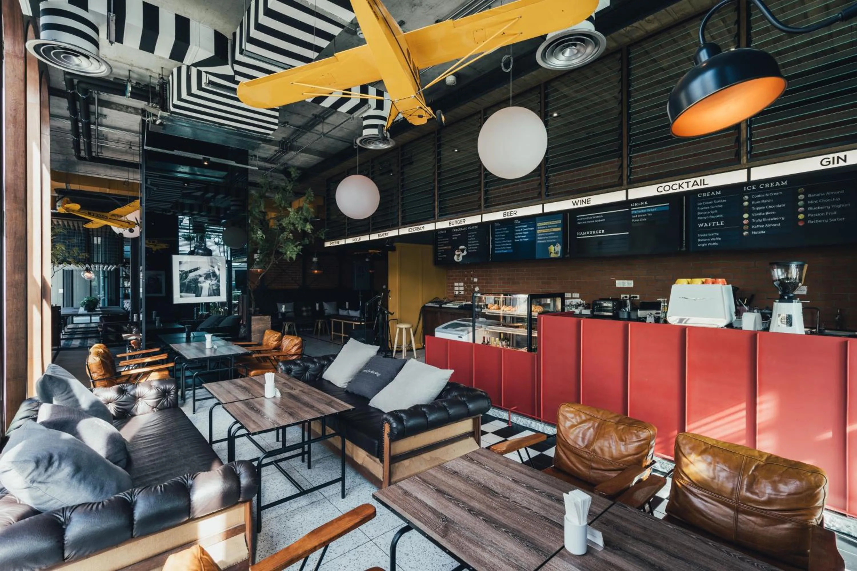 Restaurant/places to eat in Sugar Marina Hotel -AVIATOR- Phuket Airport