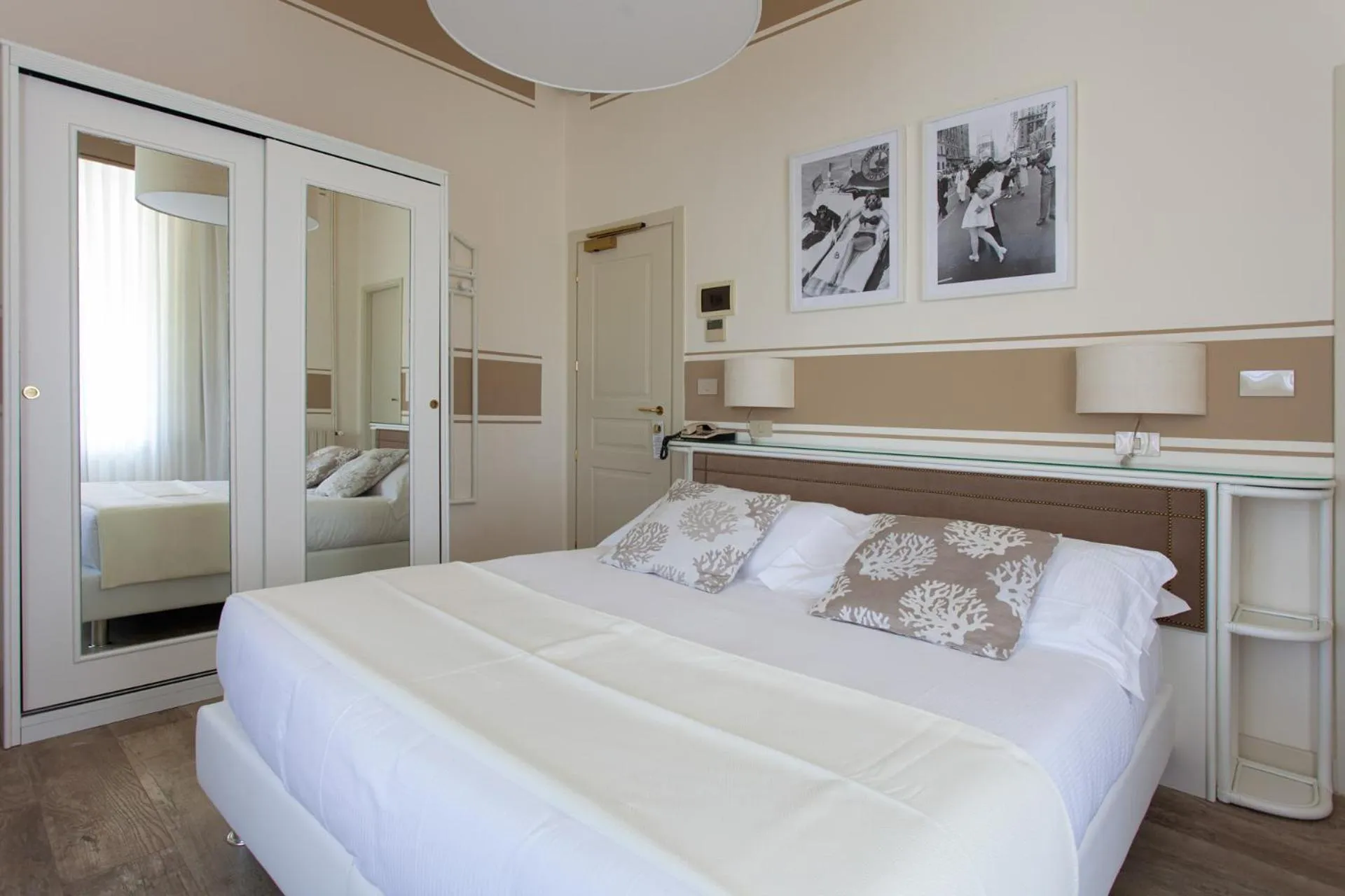 Bed in Hotel Olimpia
