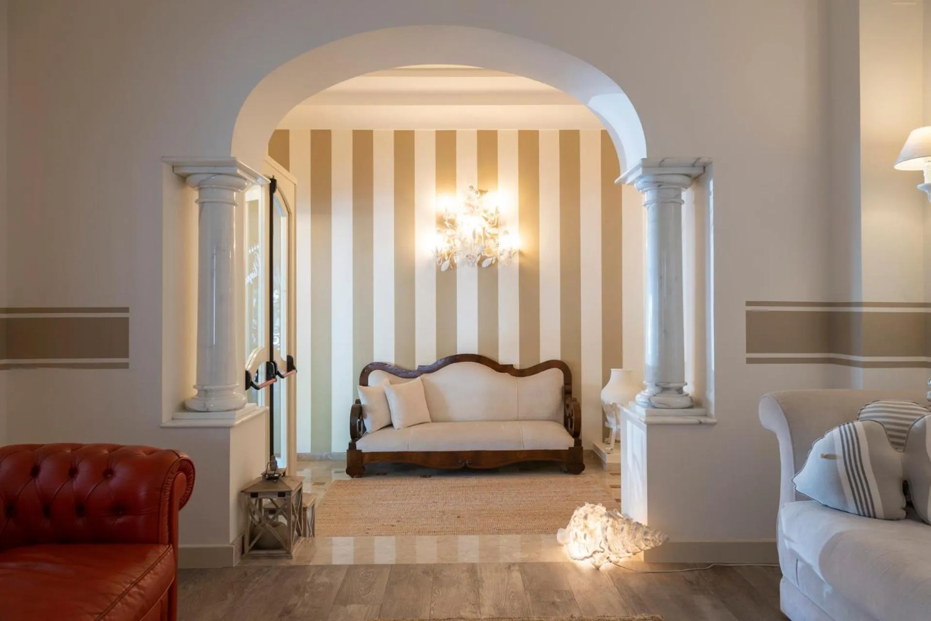 Communal lounge/ TV room, Bed in Hotel Olimpia