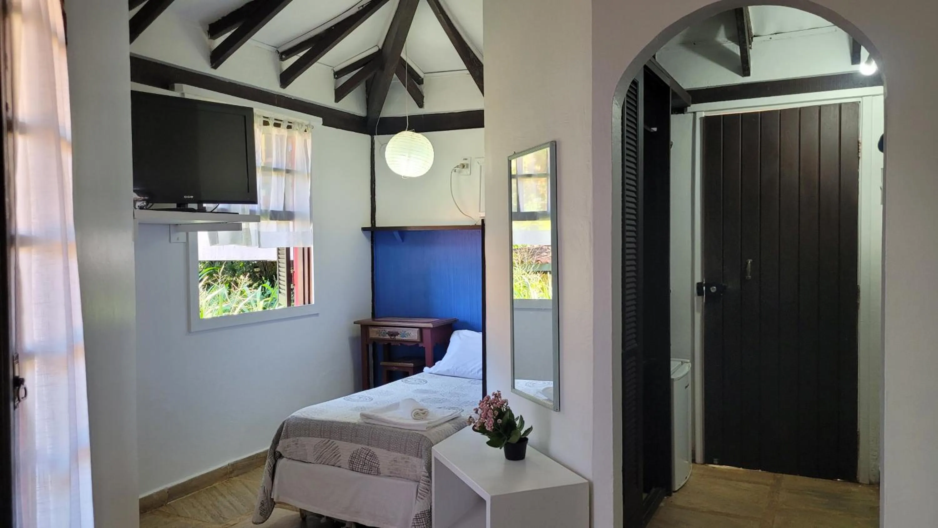 Bed in Hibiscus Beach