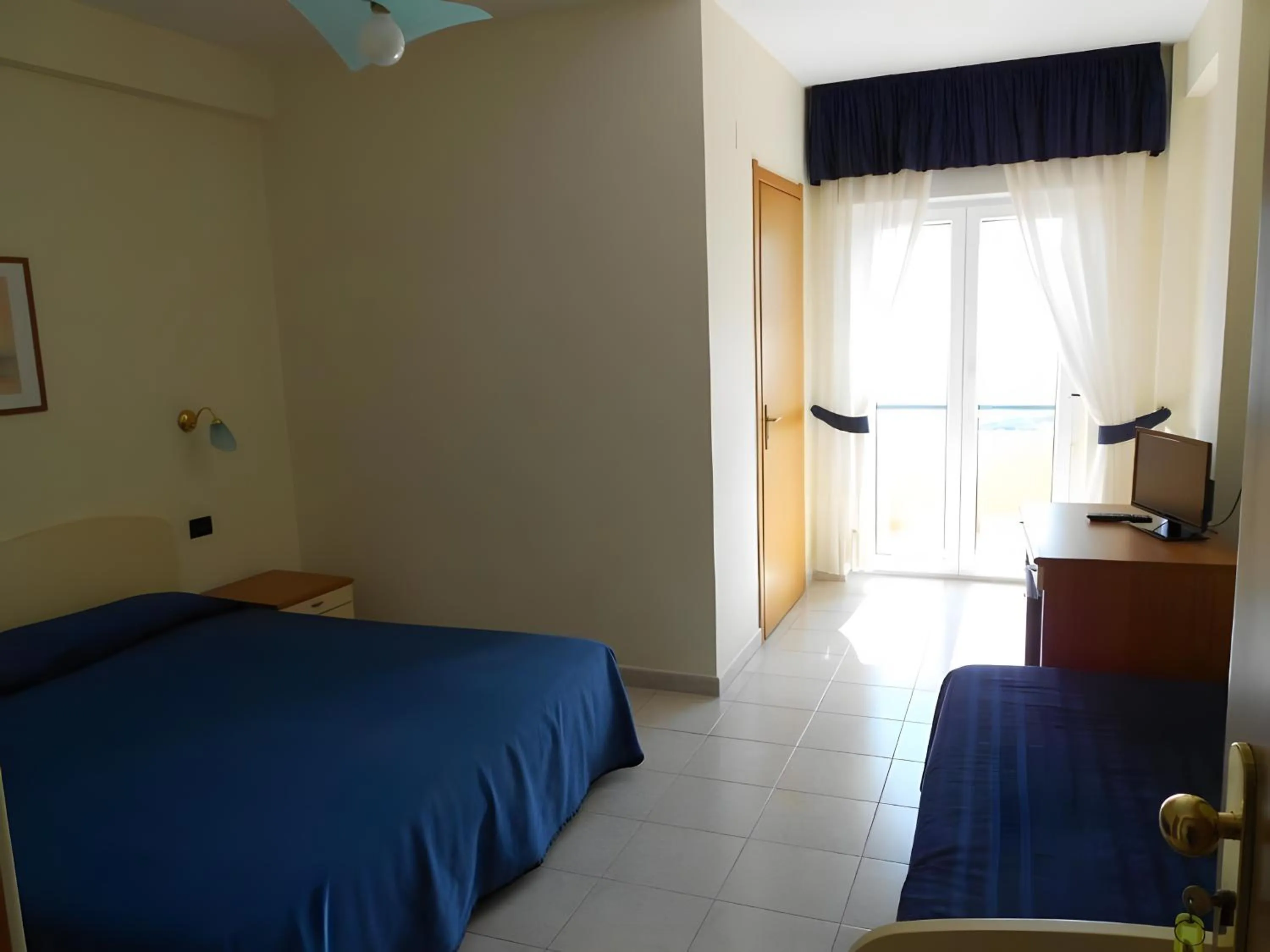 Property building, Bed in Santangelo