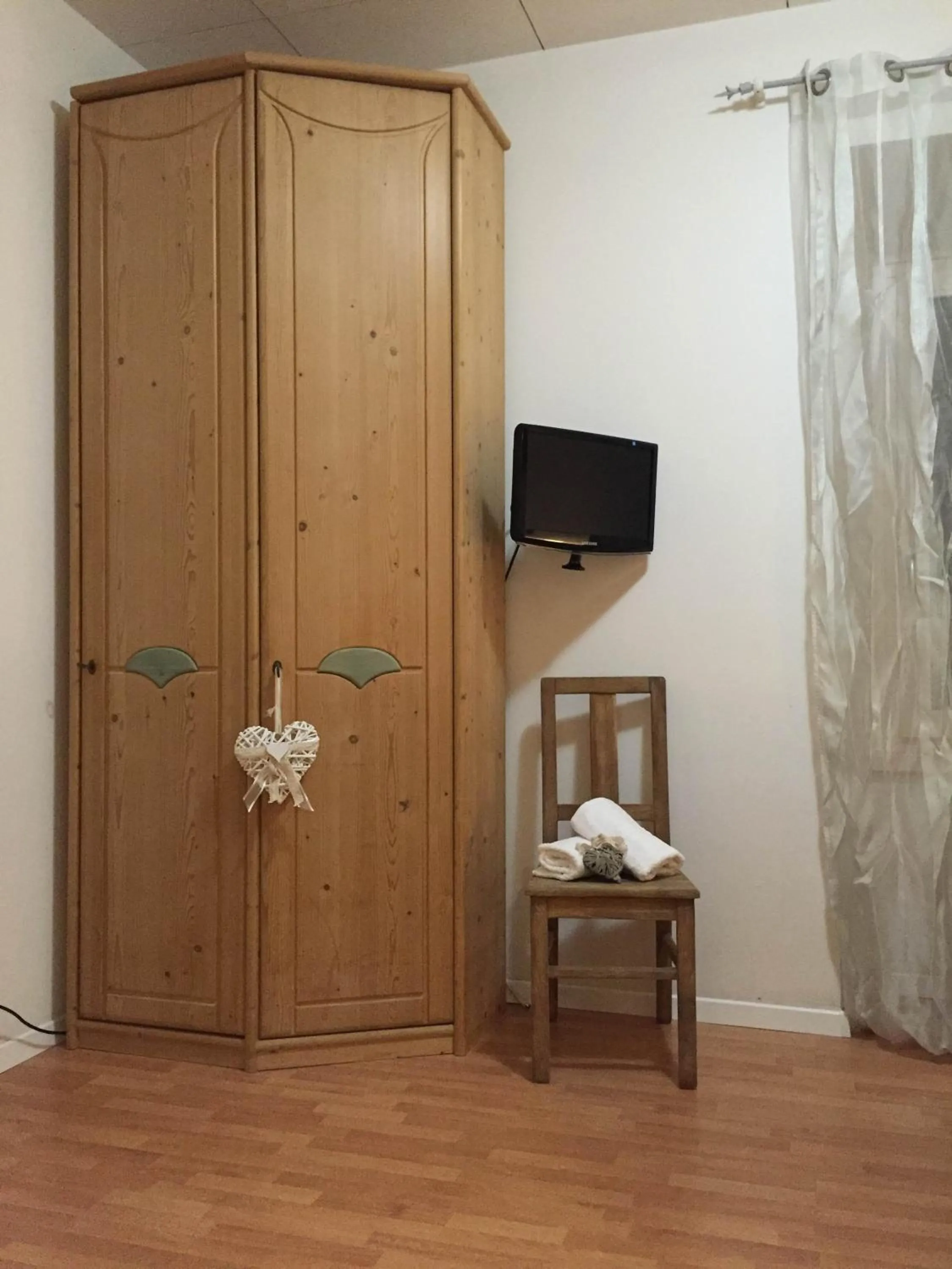 Decorative detail in B&B Rosso Pila