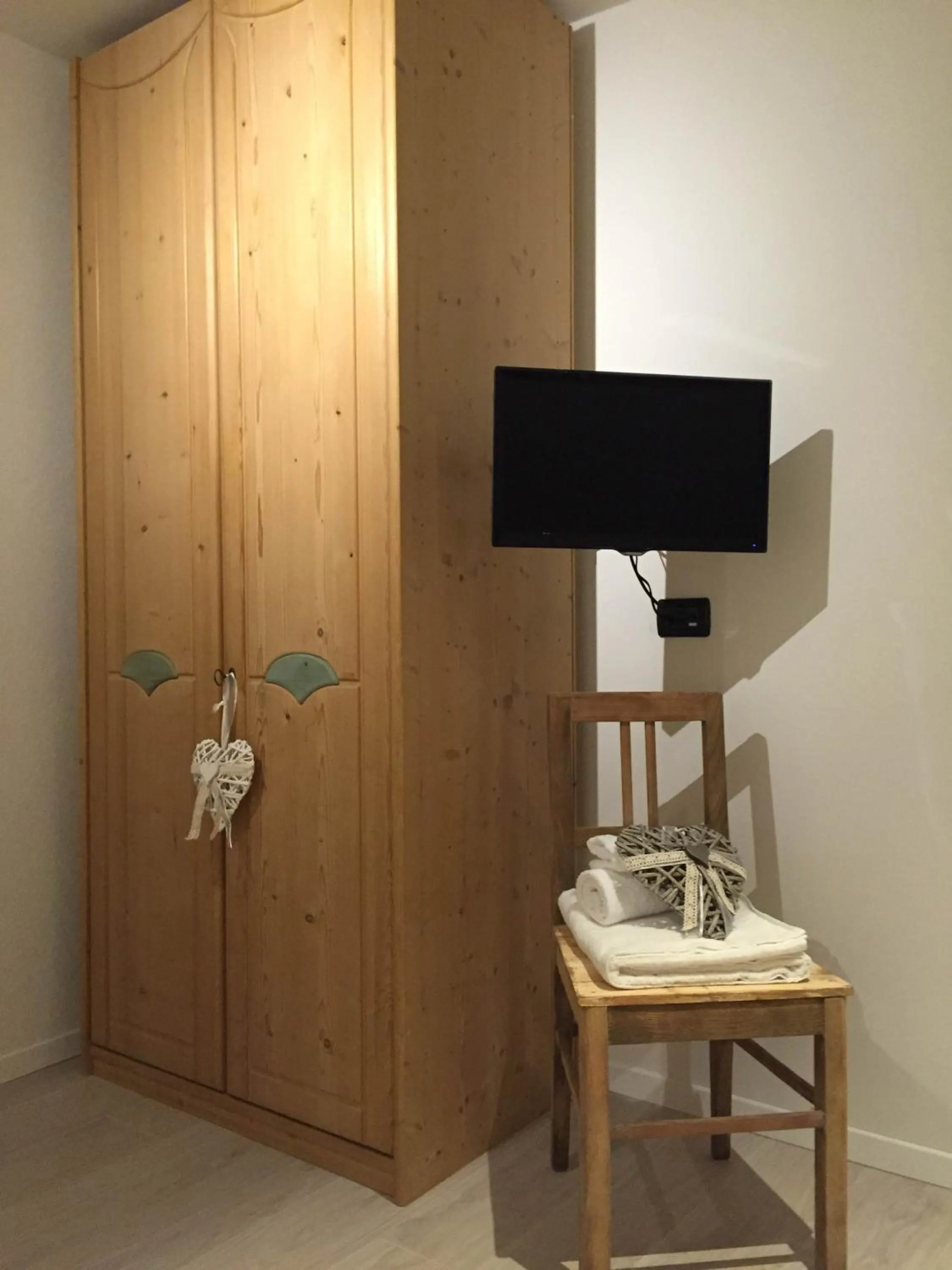 Decorative detail in B&B Rosso Pila