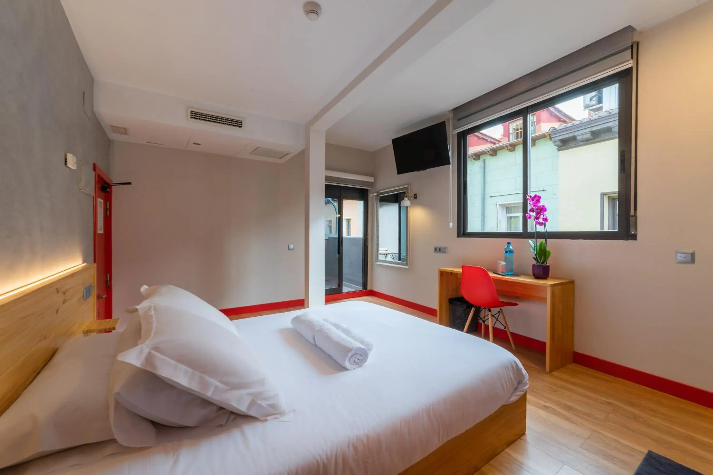 Deluxe Room in Ok Hostel Madrid Deluxe Room in Ok Hostel Madrid