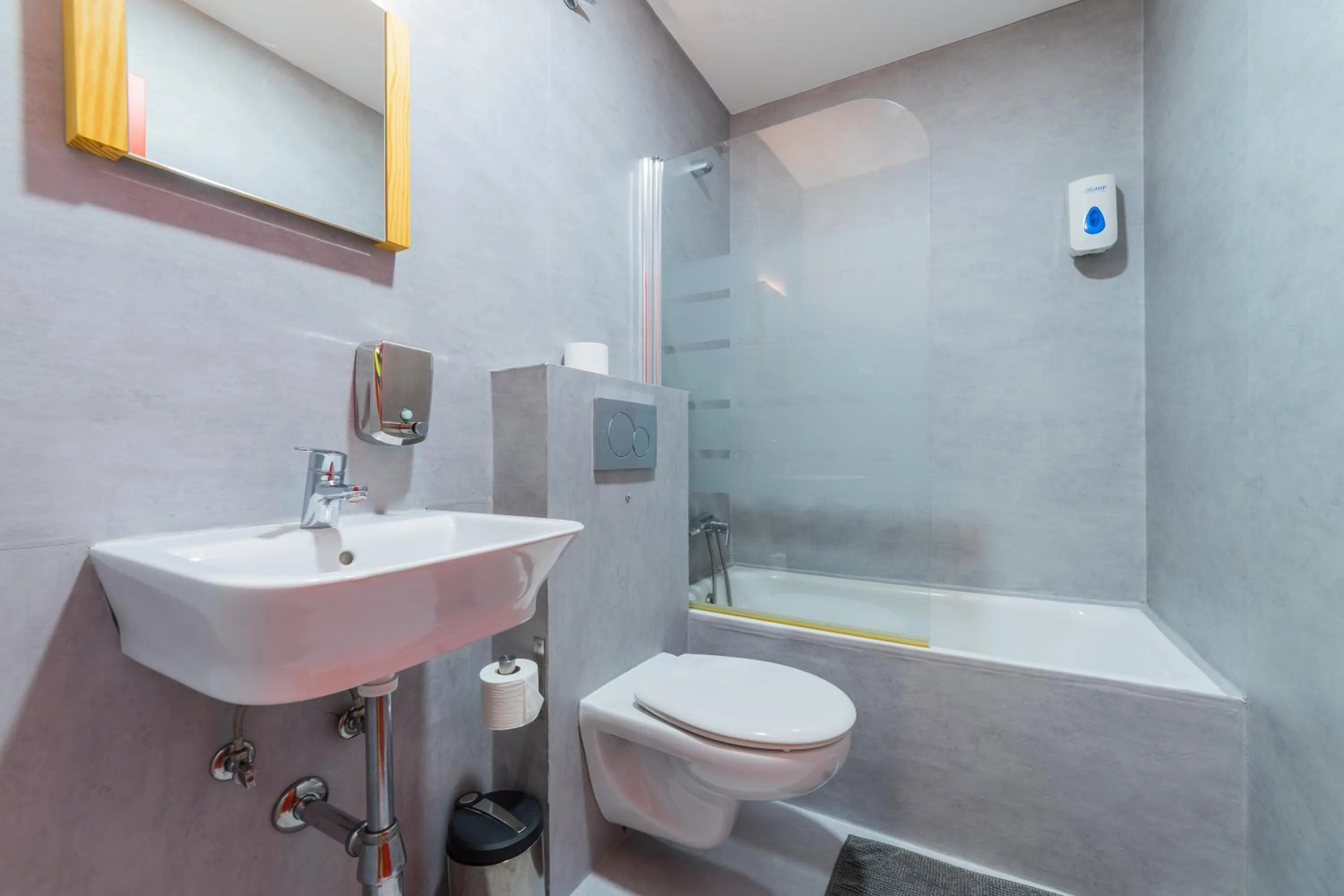 Toilet in Ok Hostel Madrid