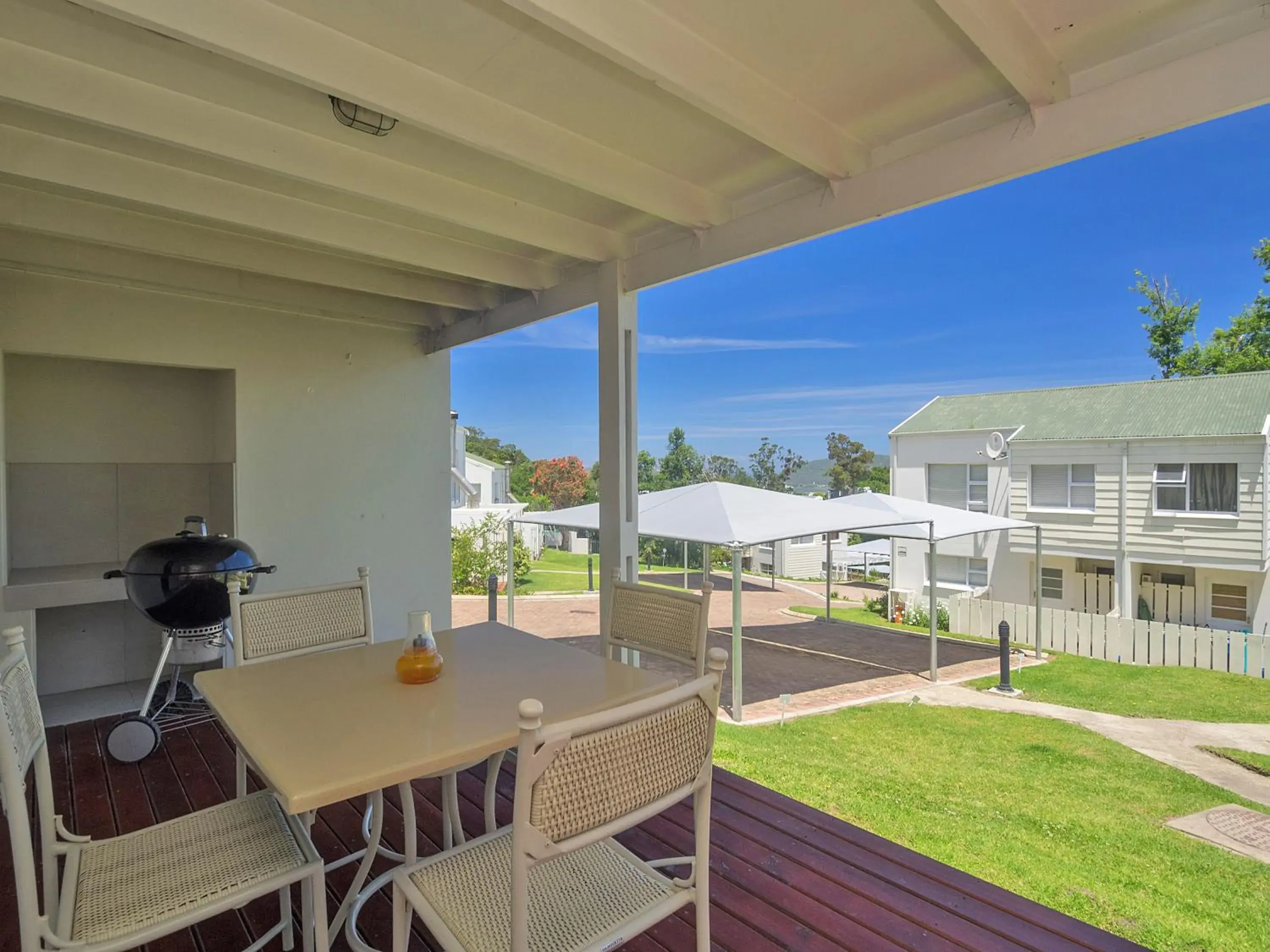 Property building in Oaklands On The Knoll by Dream Resorts Property building in Oaklands On The Knoll by Dream Resorts