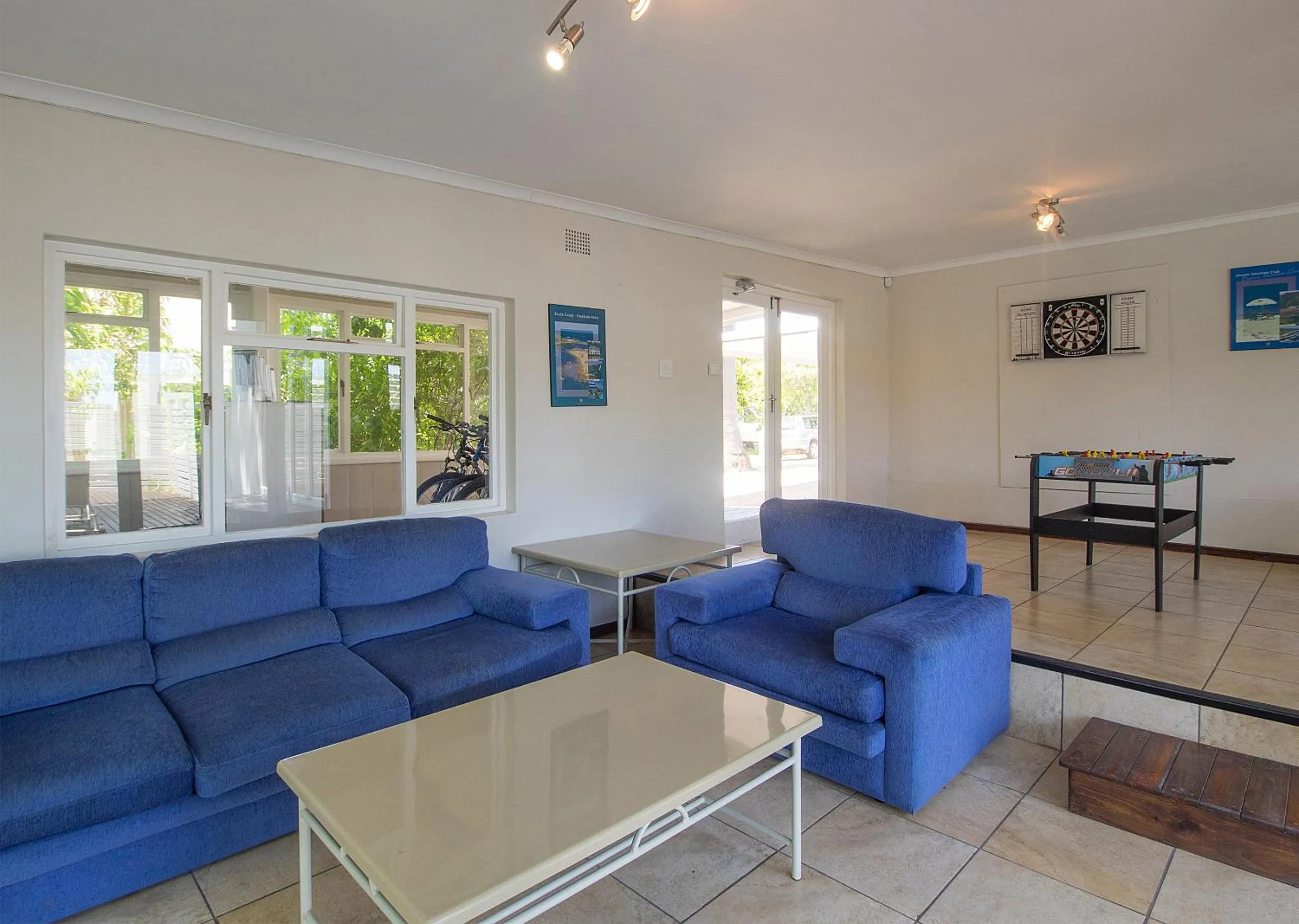 TV and multimedia in Oaklands On The Knoll by Dream Resorts