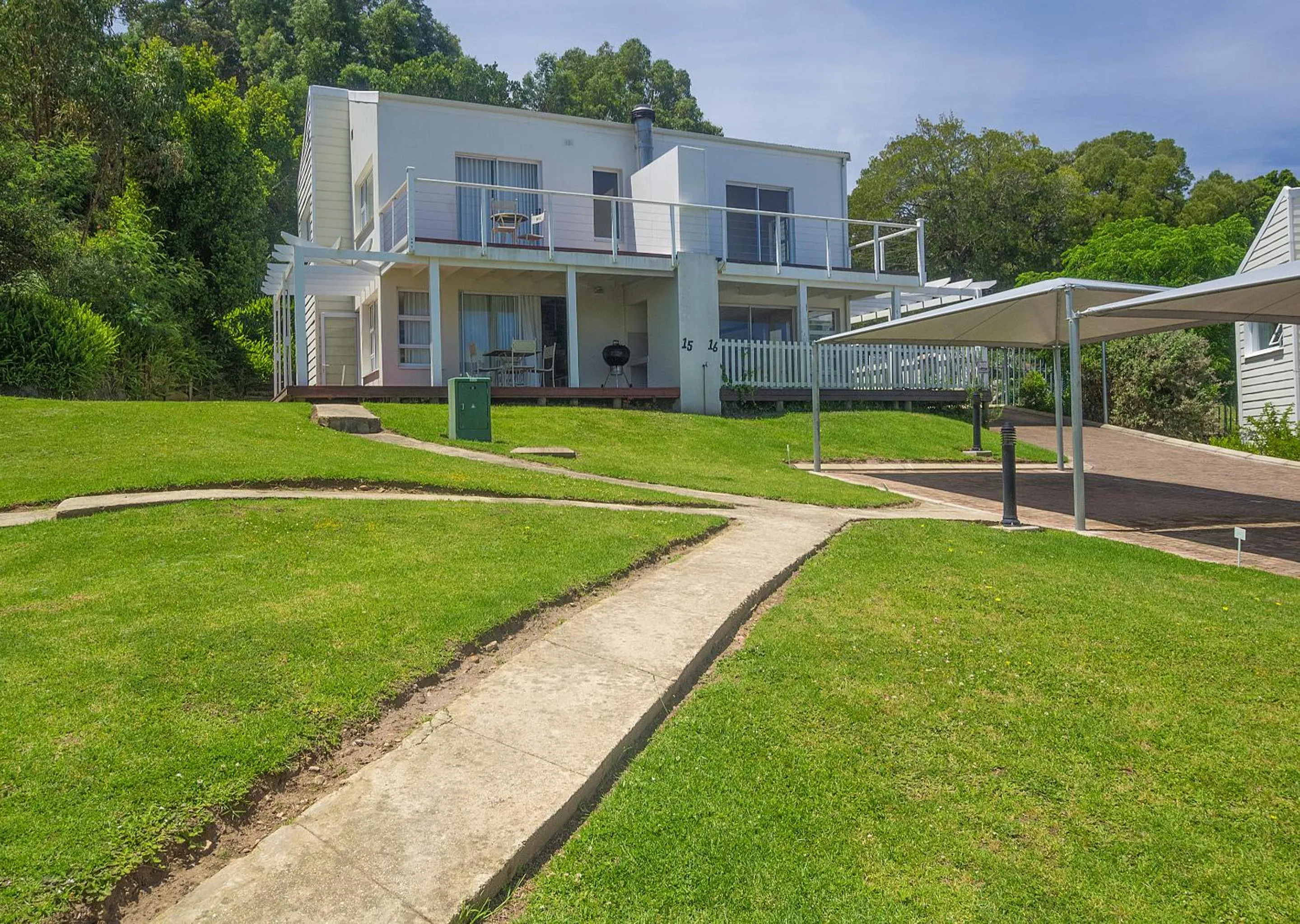 Property building in Oaklands On The Knoll by Dream Resorts