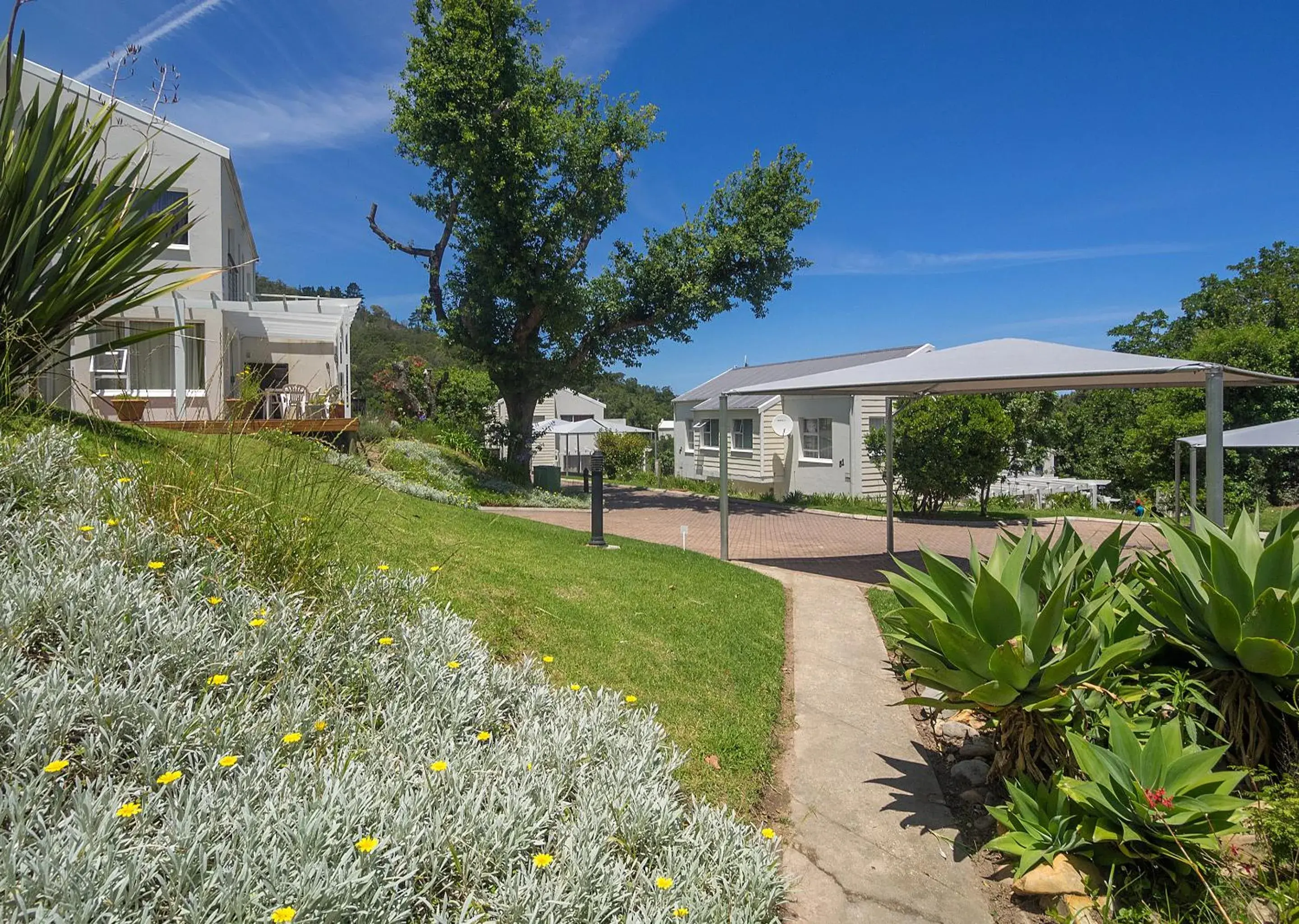 Property building in Oaklands On The Knoll by Dream Resorts Property building in Oaklands On The Knoll by Dream Resorts