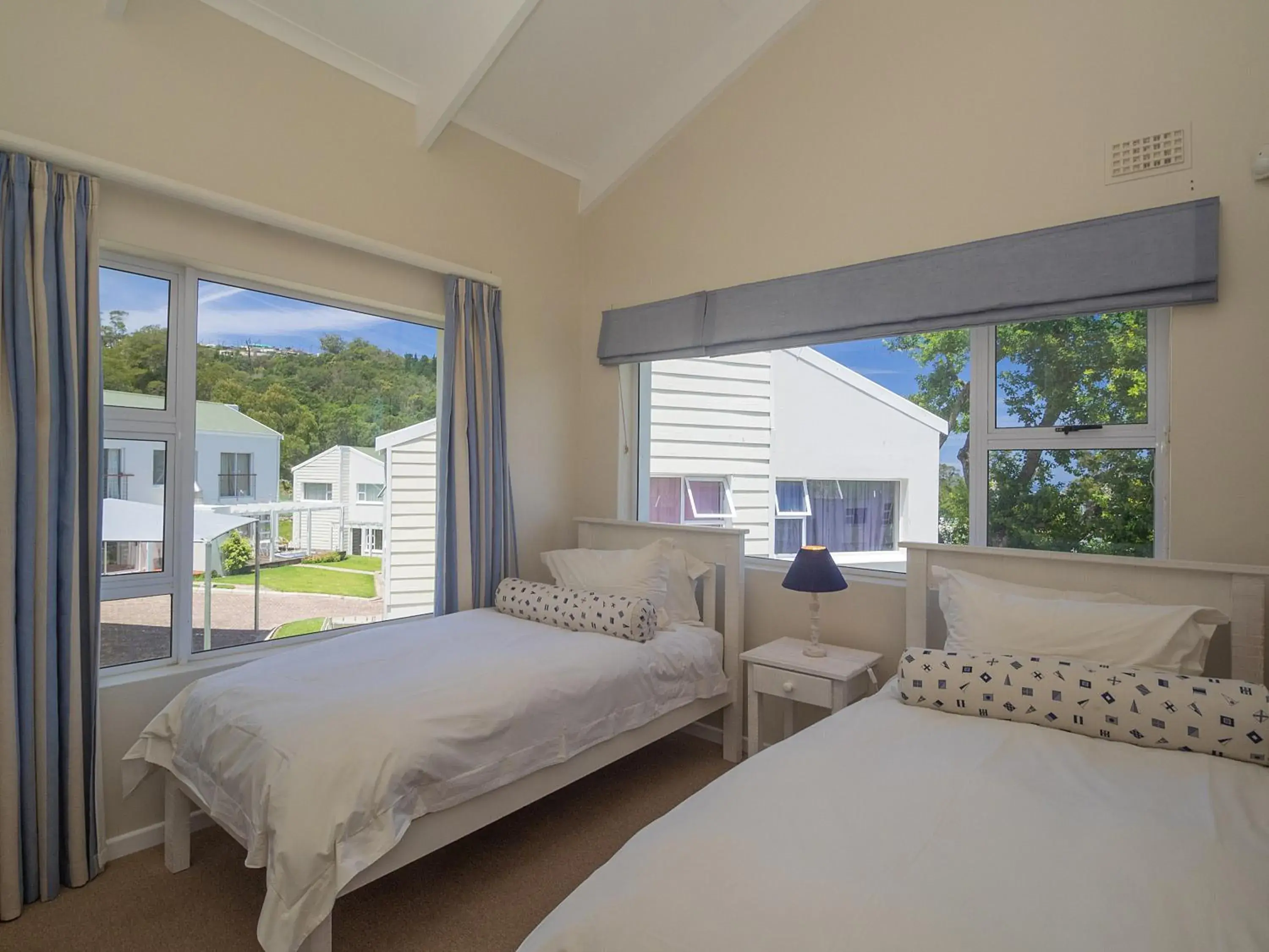 Bed in Oaklands On The Knoll by Dream Resorts Bed in Oaklands On The Knoll by Dream Resorts