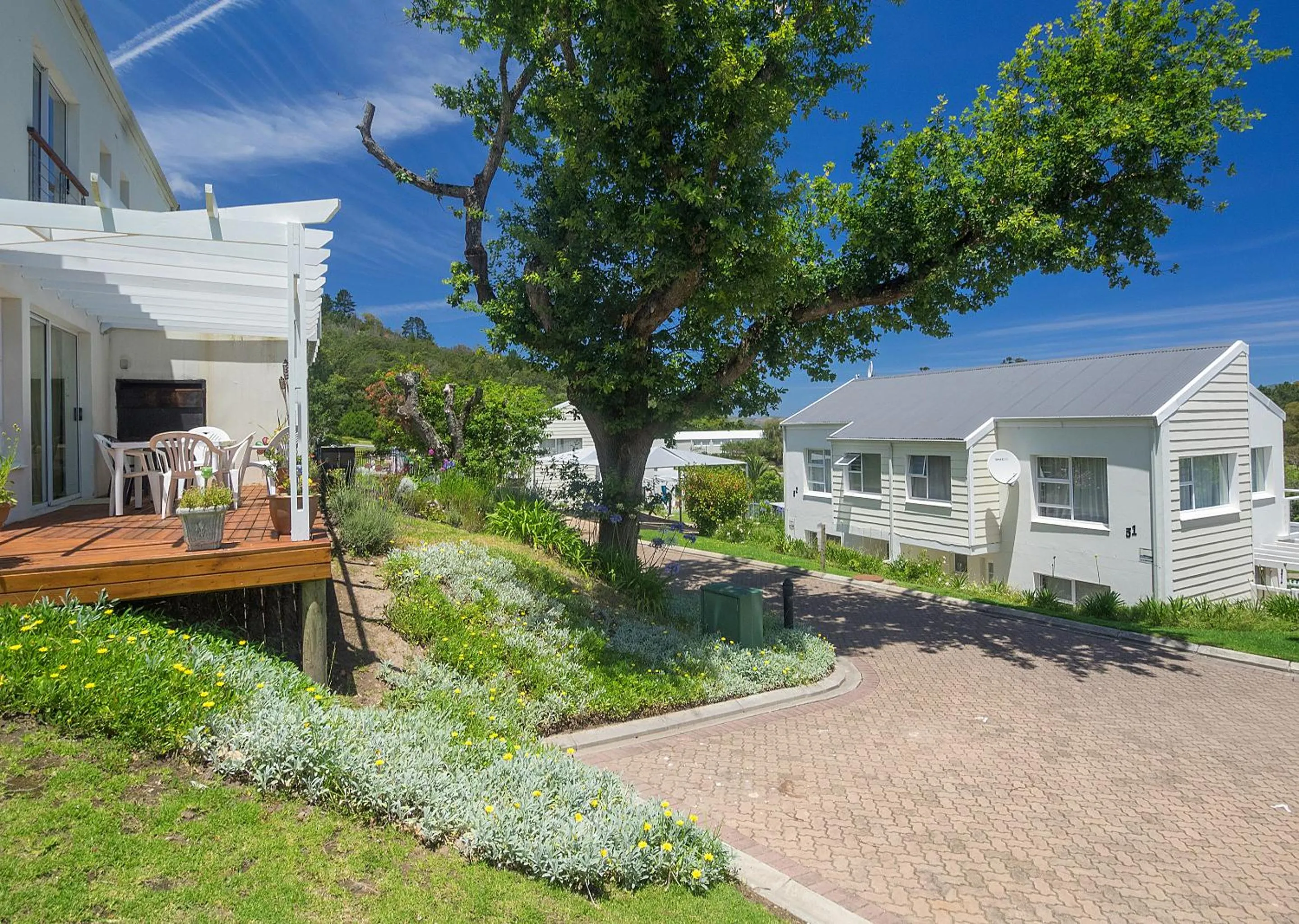 Property building in Oaklands On The Knoll by Dream Resorts