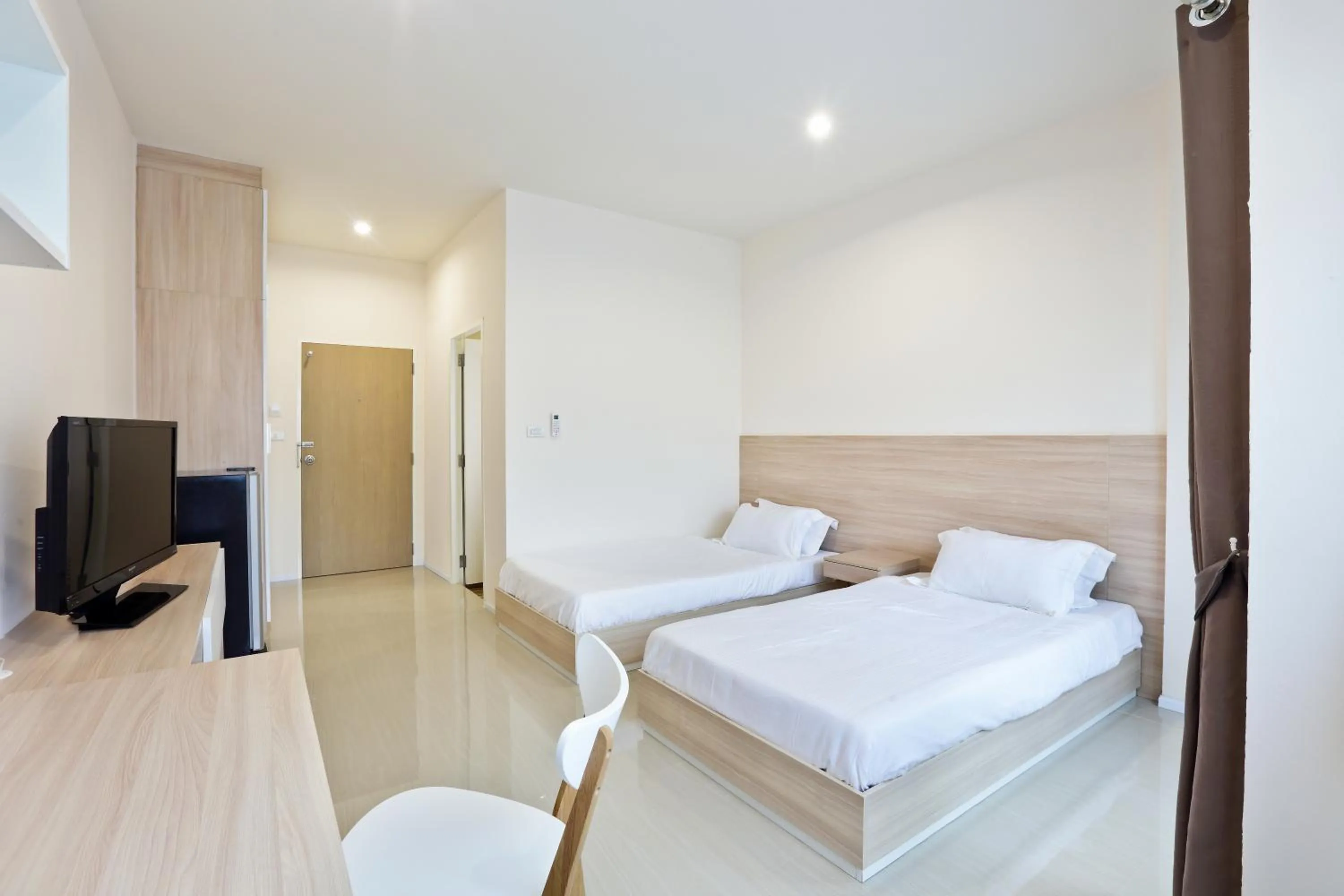 Photo of the whole room, Bed in Rangh Place