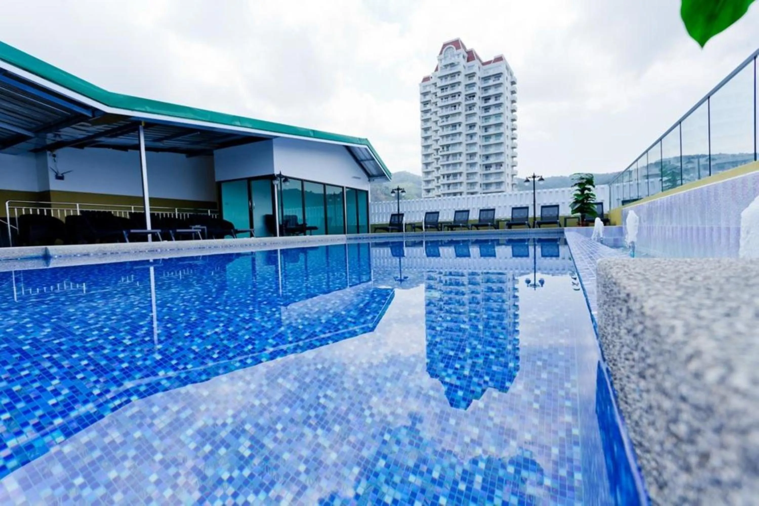 Swimming pool in Anda Beachside Hotel