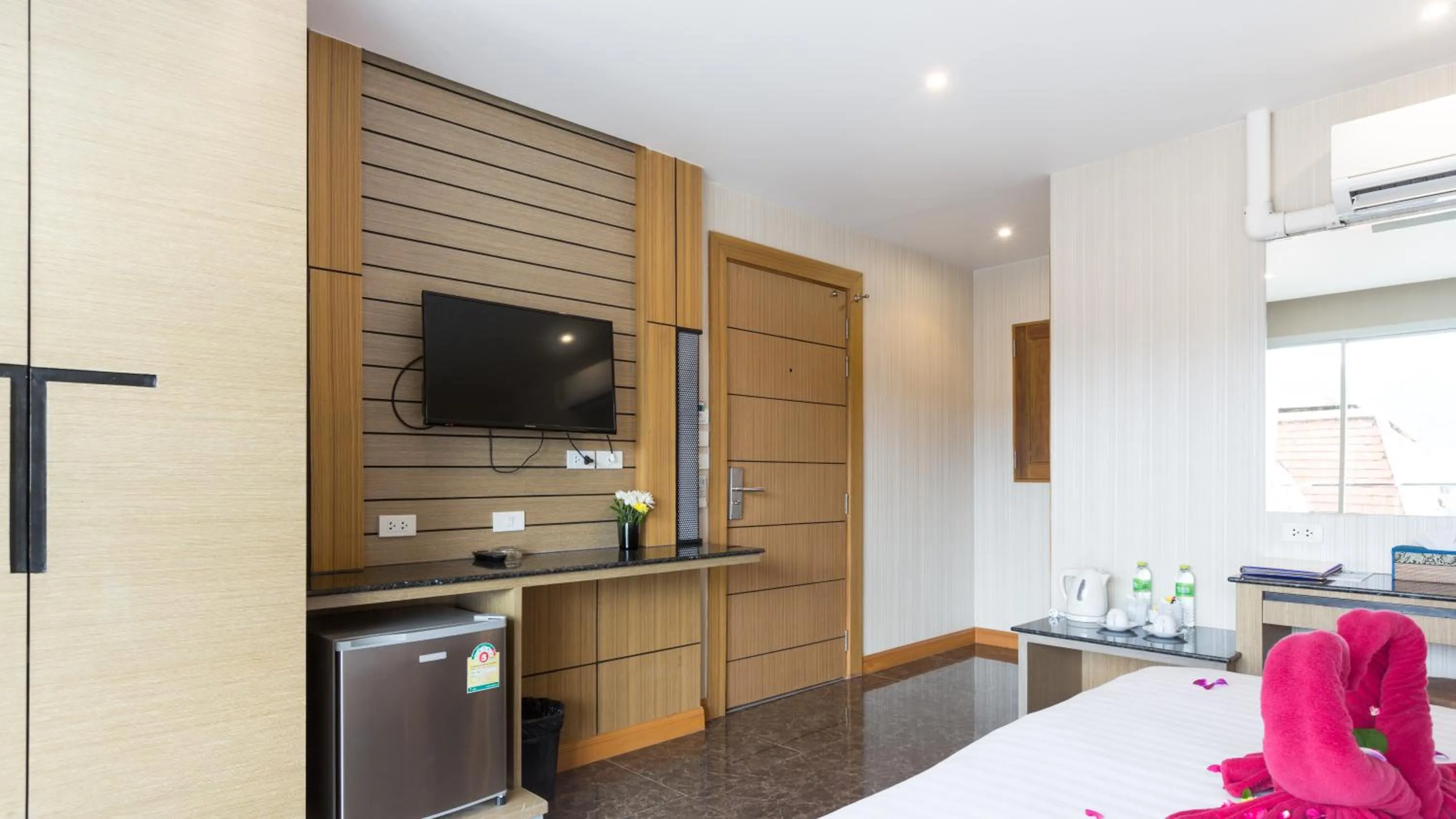 TV and multimedia, Bed in Anda Beachside Hotel