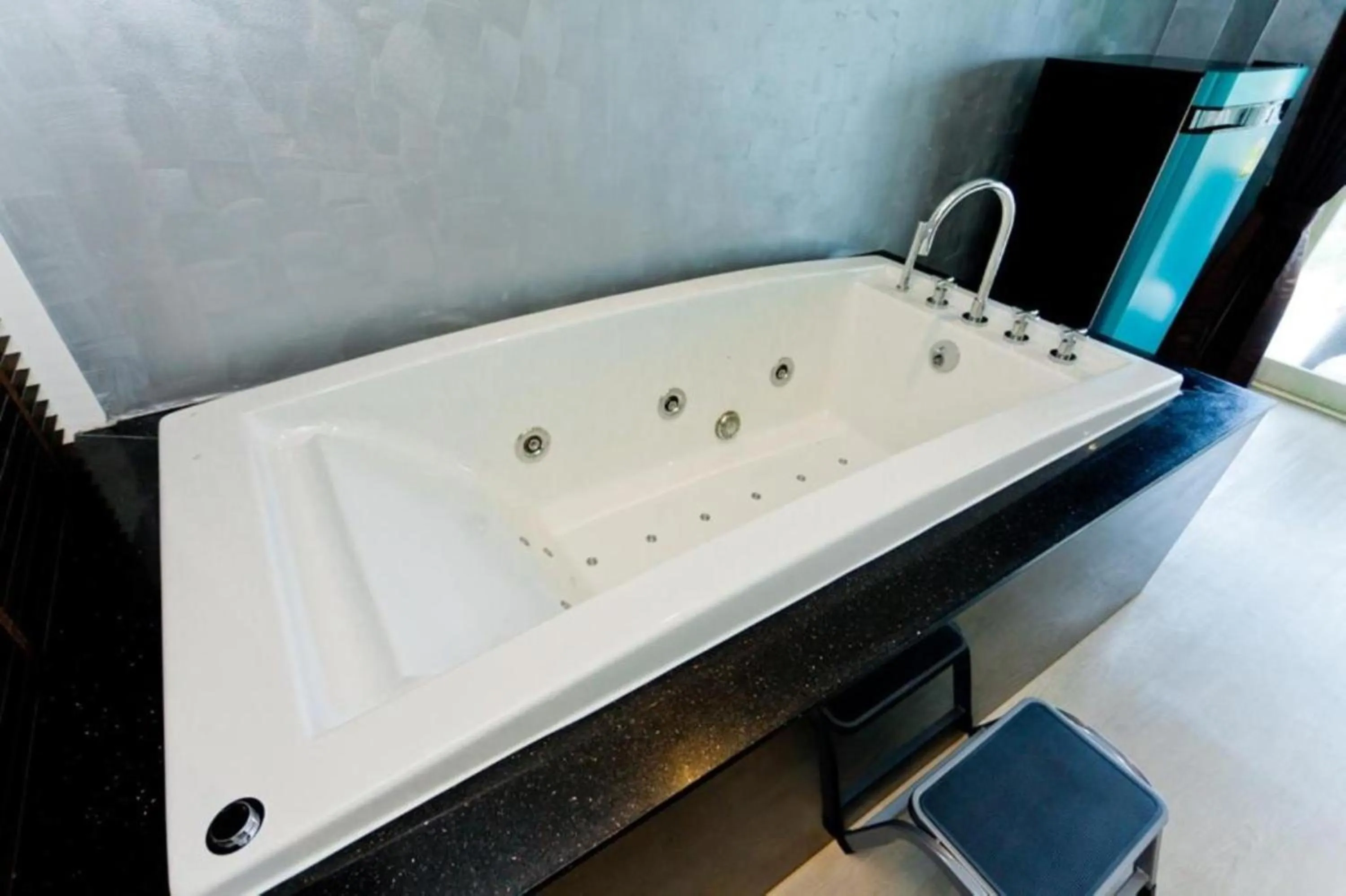 Bath in Anda Beachside Hotel