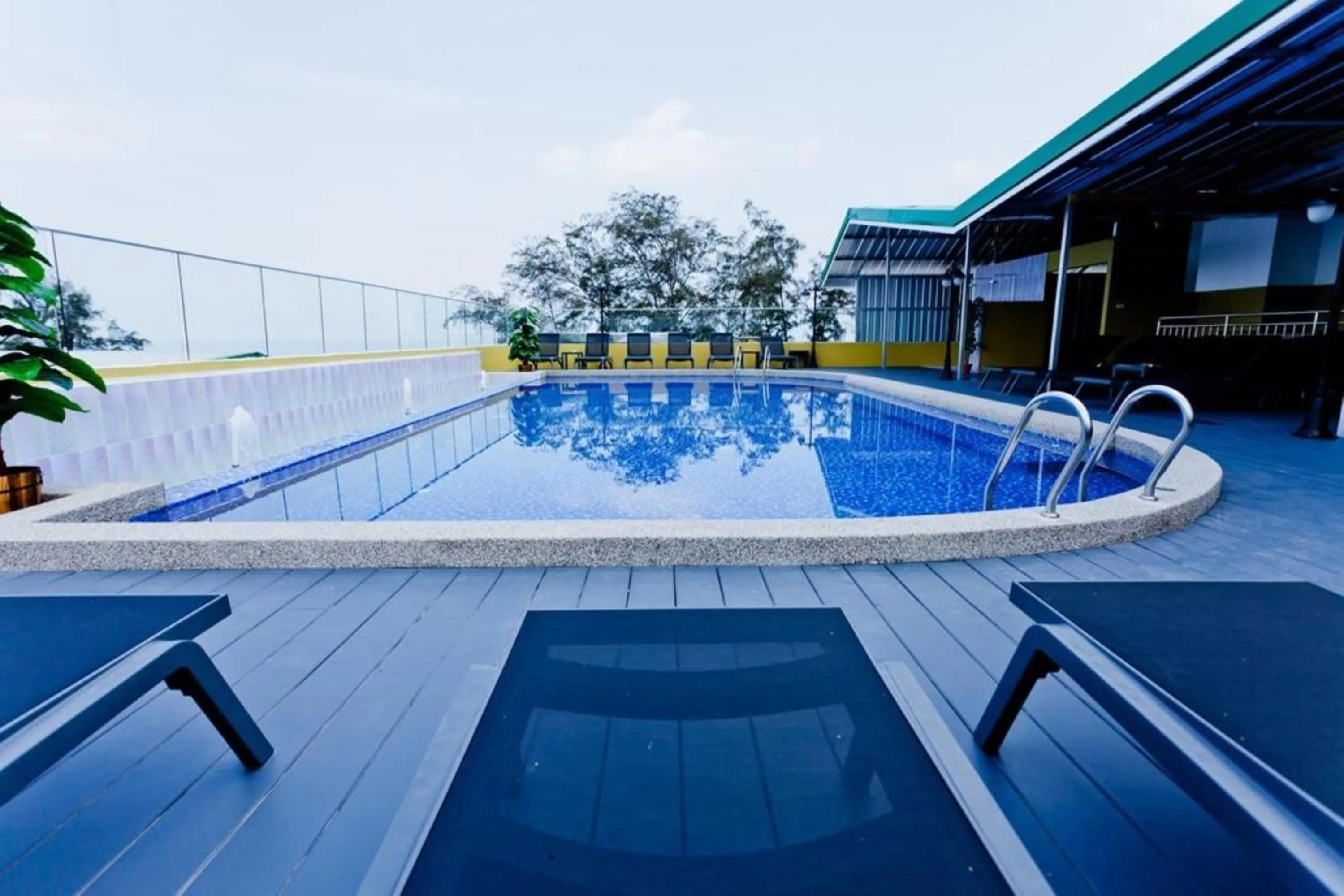 Swimming pool in Anda Beachside Hotel