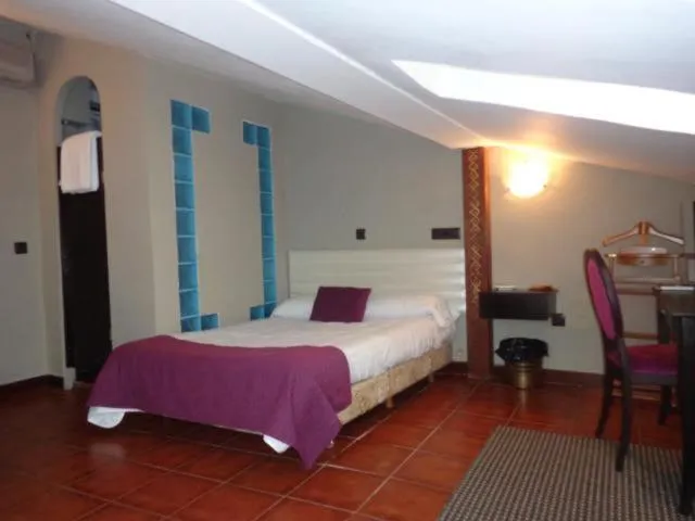 Photo of the whole room, Bed in La Posada De La Magistral