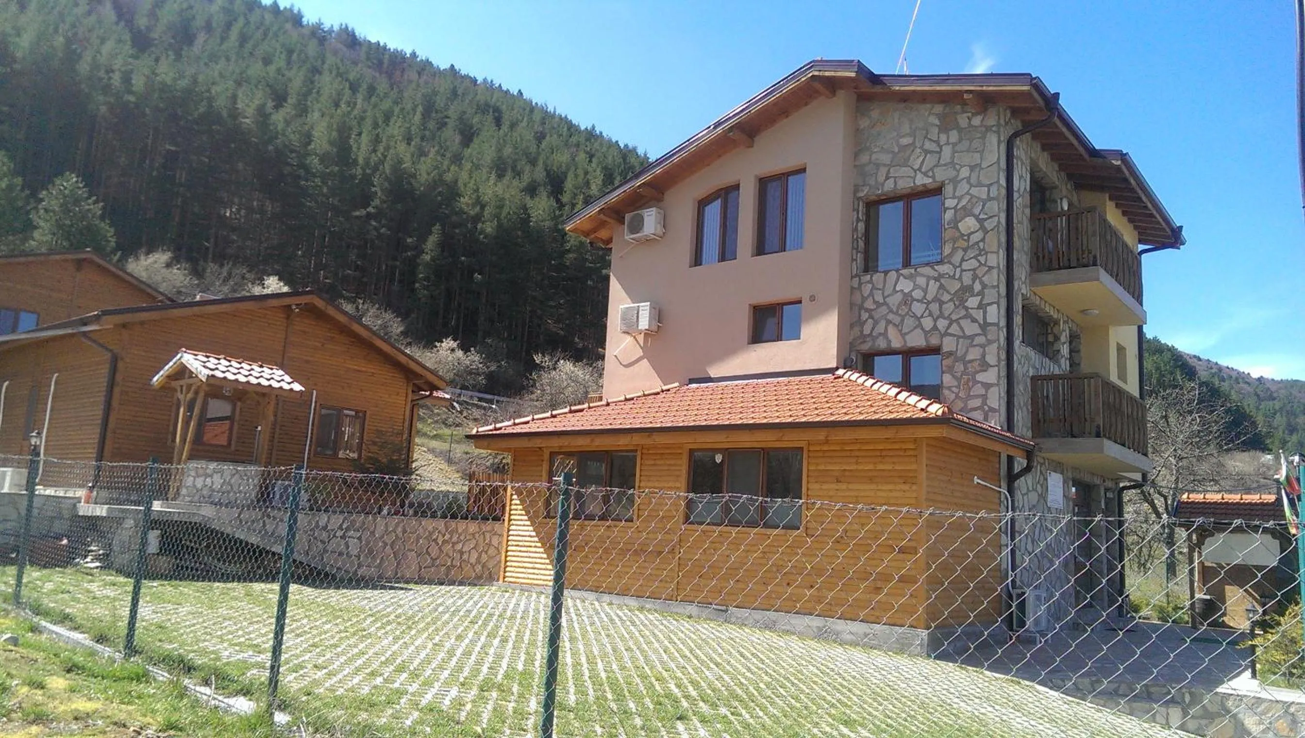 Facade/entrance in Mini Complex Rilski Terasi