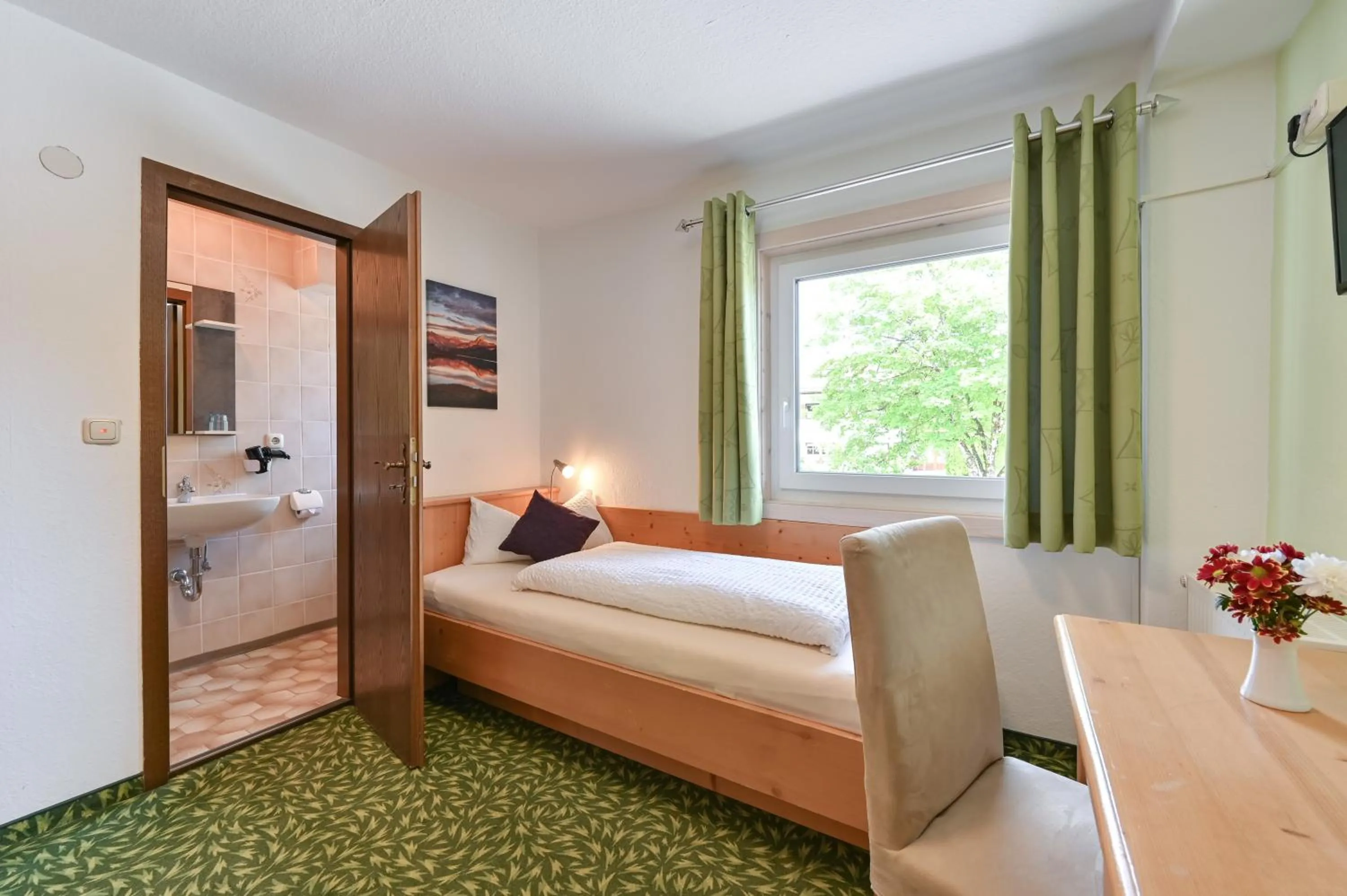 Photo of the whole room, Bed in Pension Freiheit