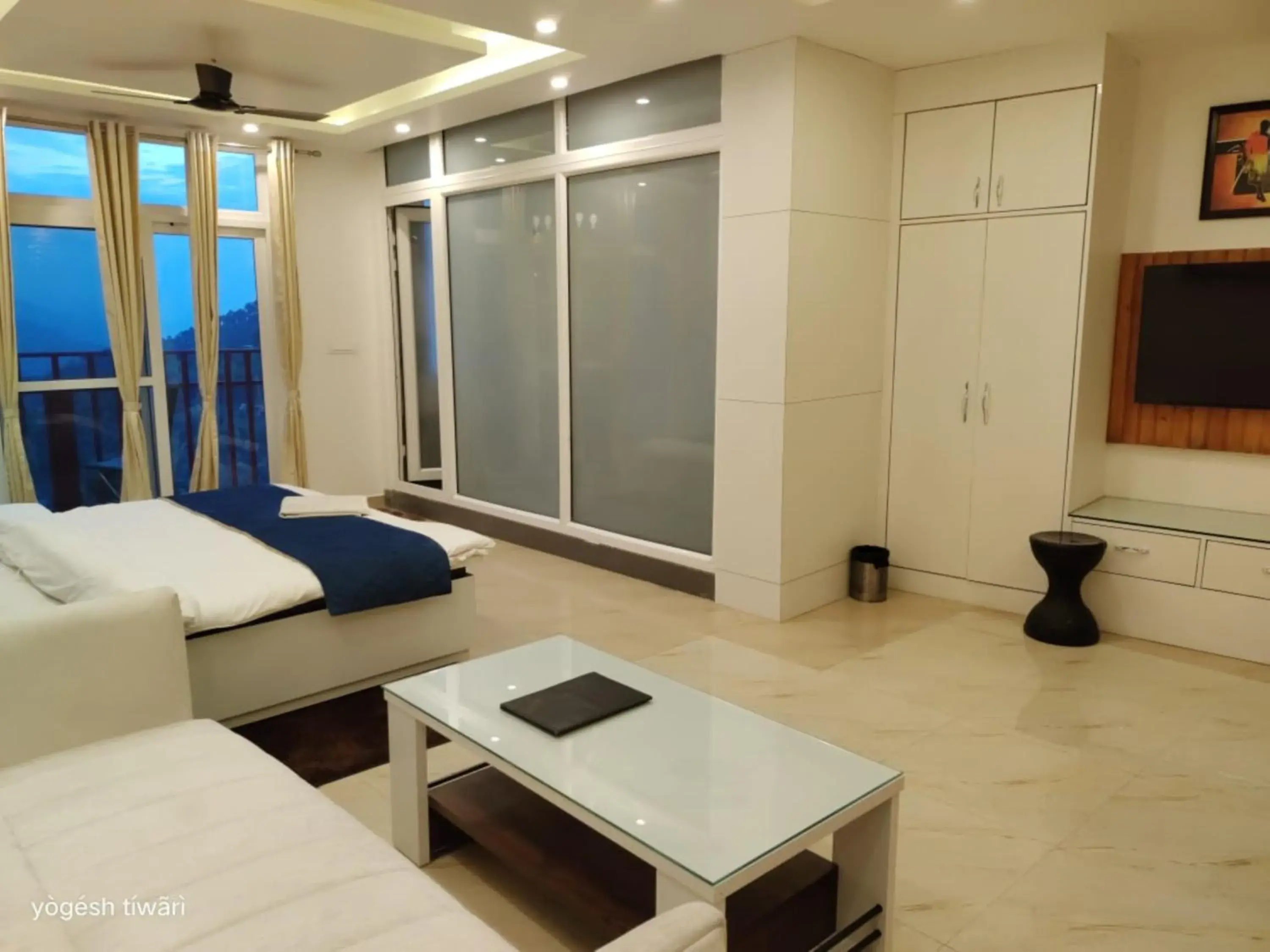 Hotel Haya Palace View King And Restaurant - Parking - Gym Facility With Mountain View Room In Bhimtal Hotel Haya Palace View King And Restaurant - Parking - Gym Facility With Mountain View Room In Bhimtal