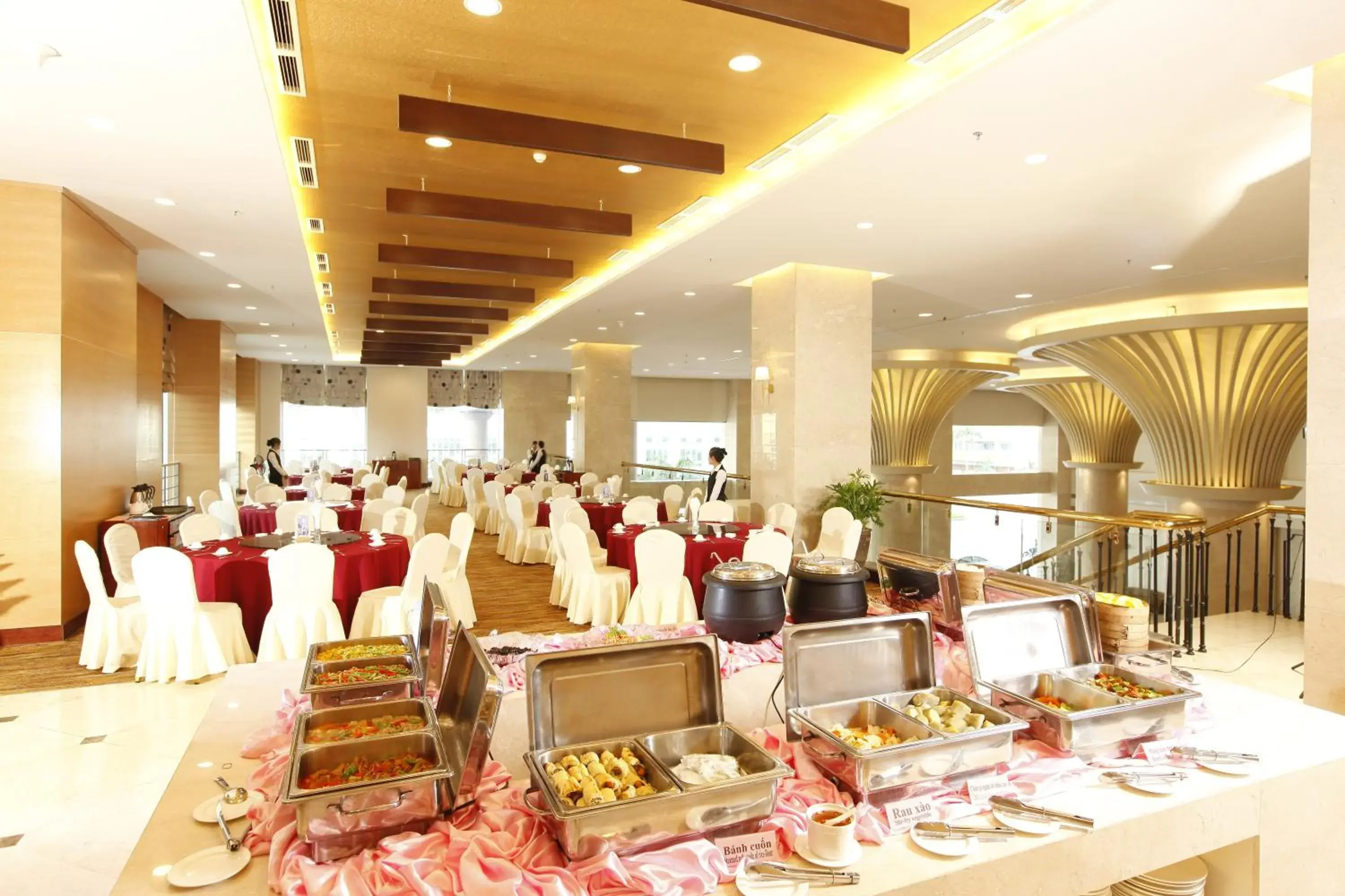 Restaurant/places to eat in Majestic Mong Cai Hotel Restaurant/places to eat in Majestic Mong Cai Hotel
