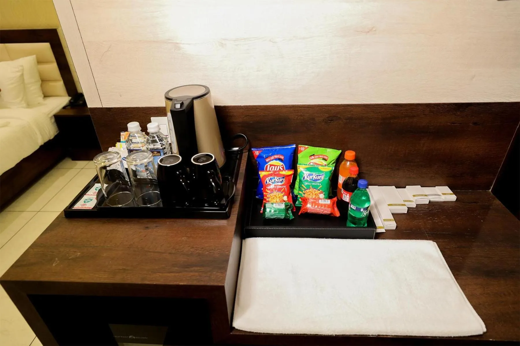 Coffee/tea facilities in The White Pearl Suites