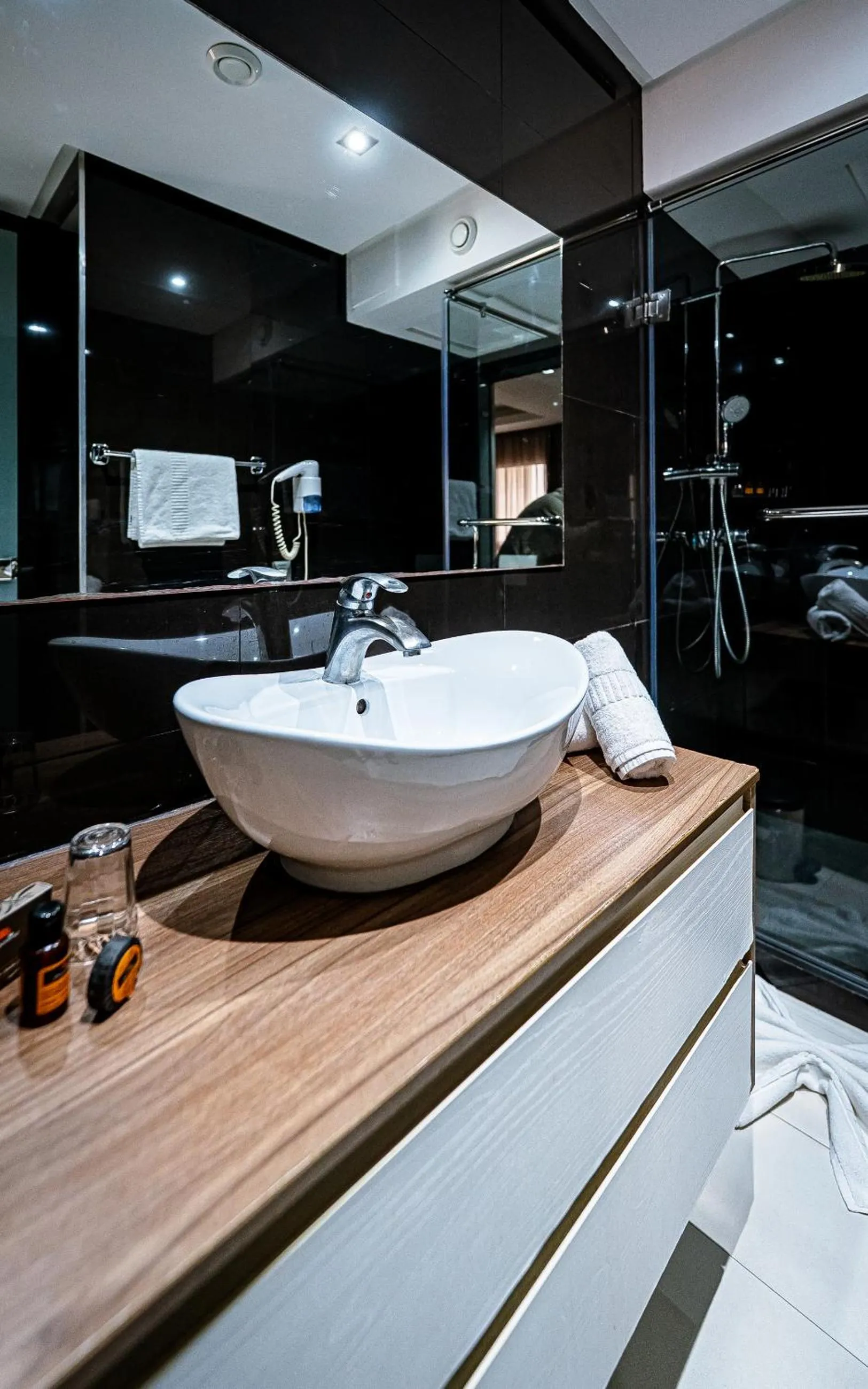 Shower in The Fourteen Luxury Boutique Hotel