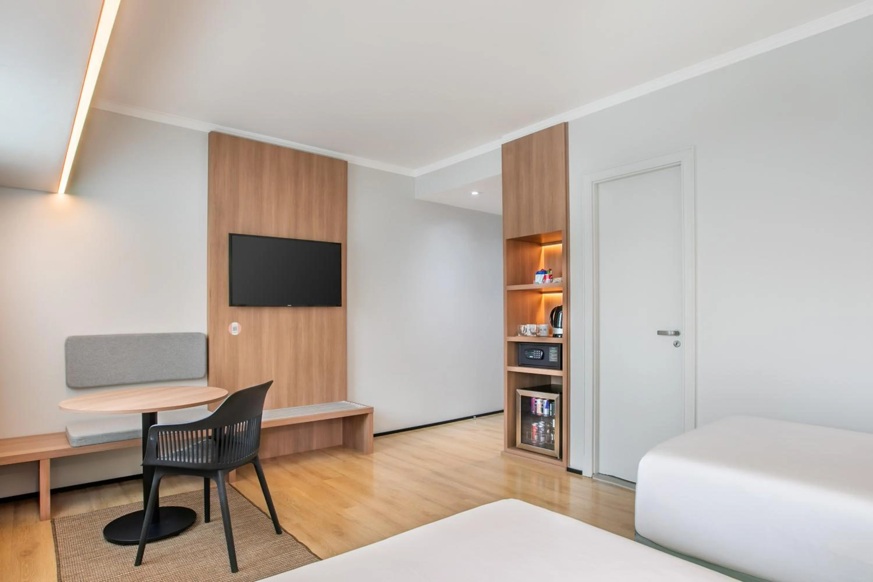 TV and multimedia, Bed in INNSiDE by Meliá São Paulo Iguatemi