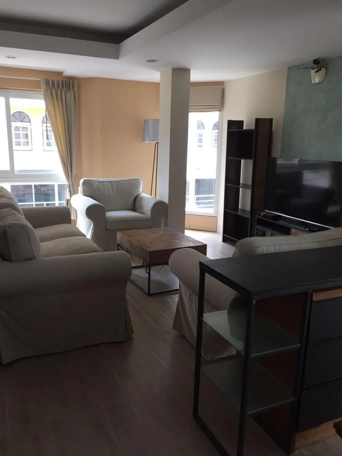 Seating area in Arcadia Maephim Serviced Apartments