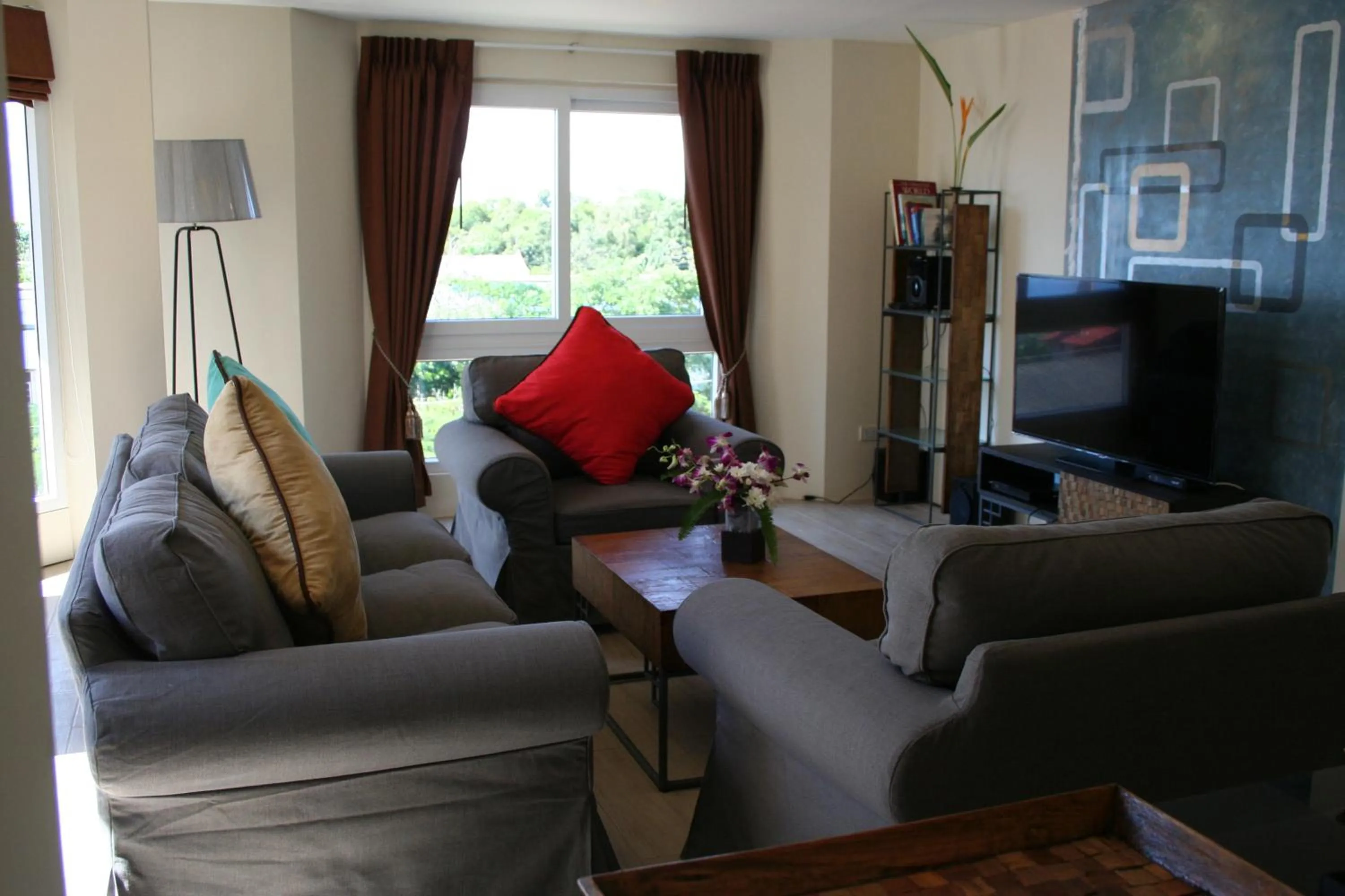 Seating area in Arcadia Maephim Serviced Apartments