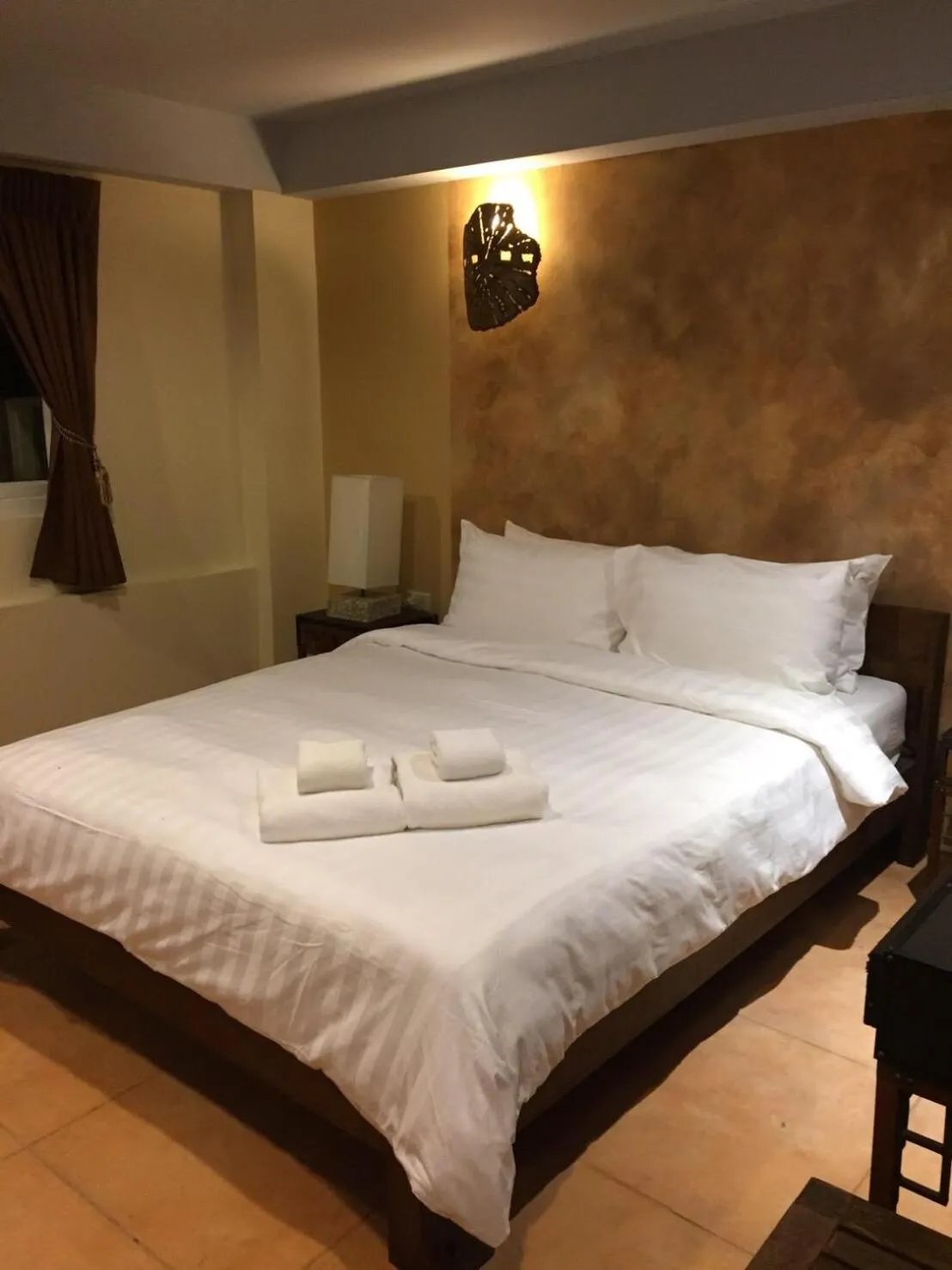 Bedroom, Bed in Arcadia Maephim Serviced Apartments