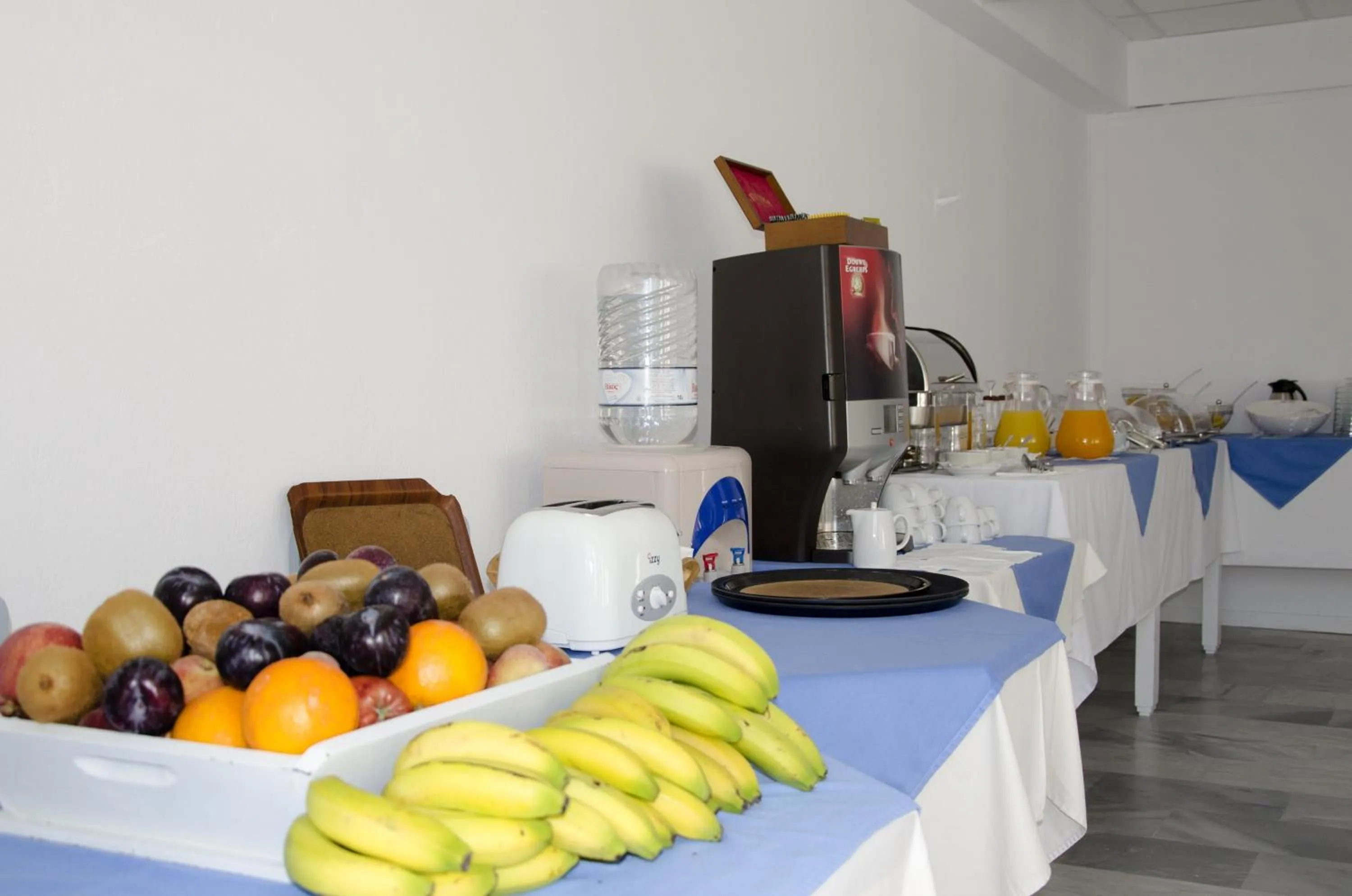 Restaurant/places to eat in RK Beach Hotel