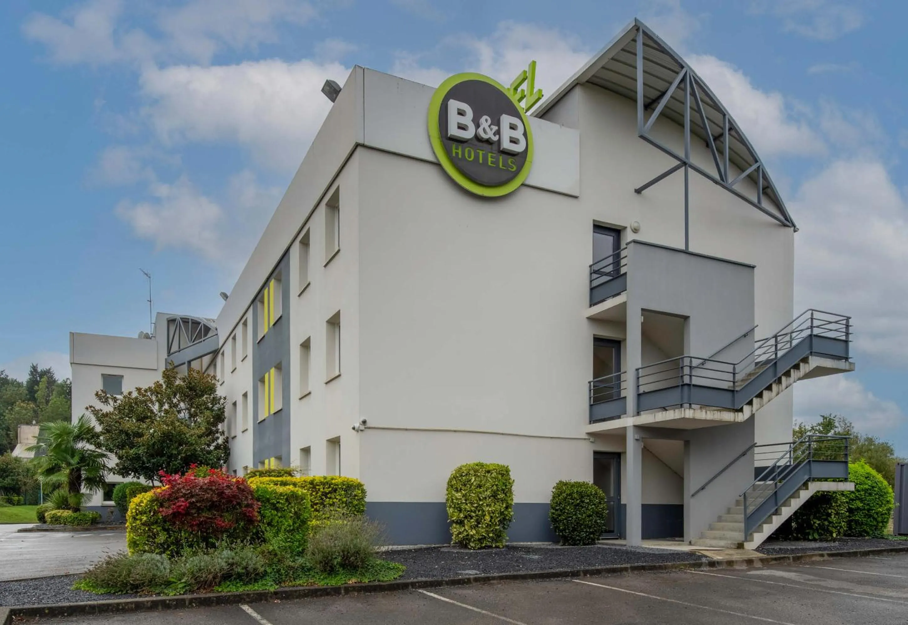 Property building in B&B HOTEL Beauvais
