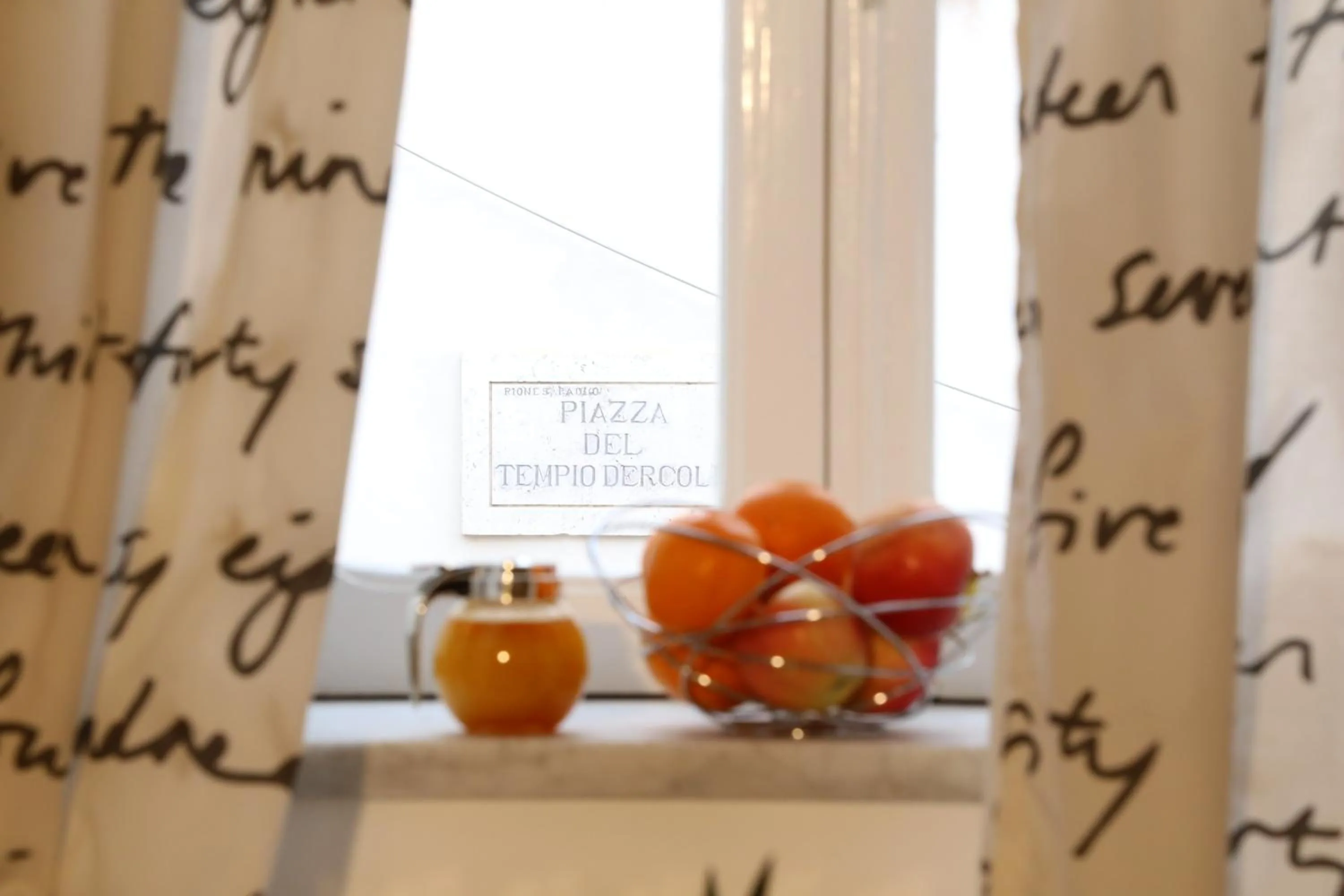 Street view in Le Stanze d'Ercole